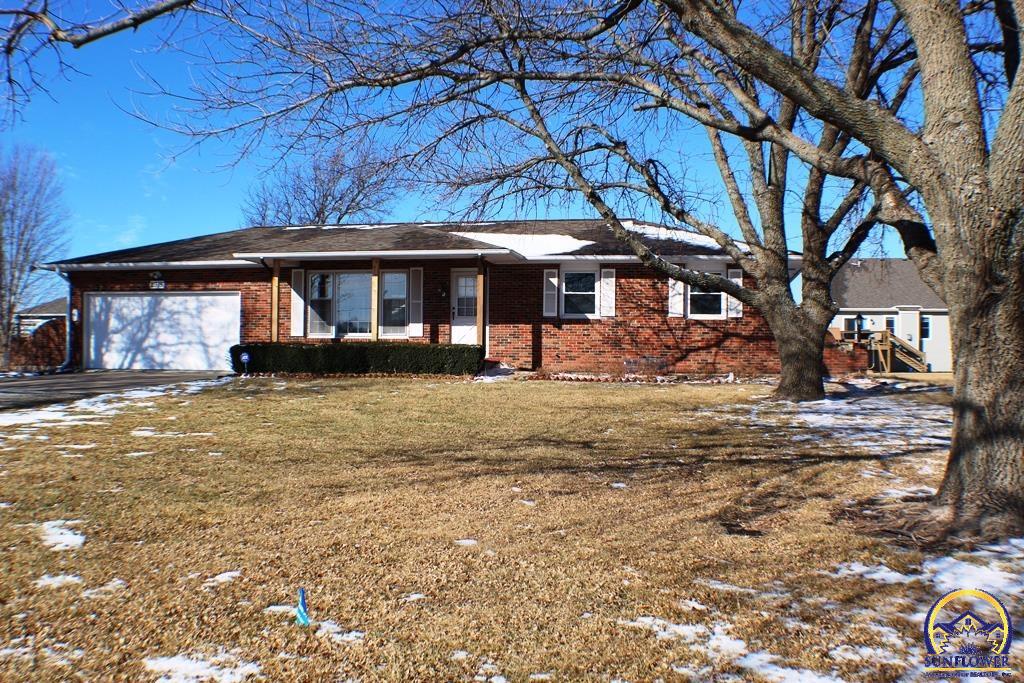 2915 SW Auburn RD, Topeka, KS 66614