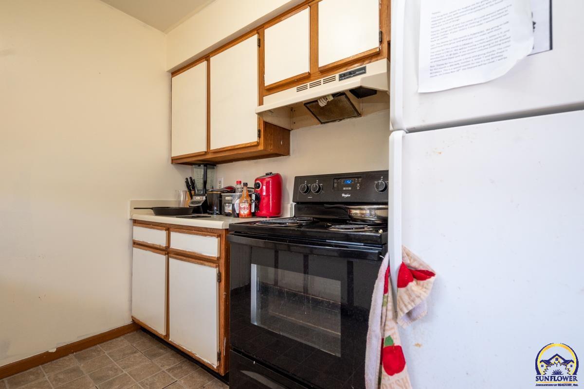 6103 SW 26th ST, Topeka, KS 66614