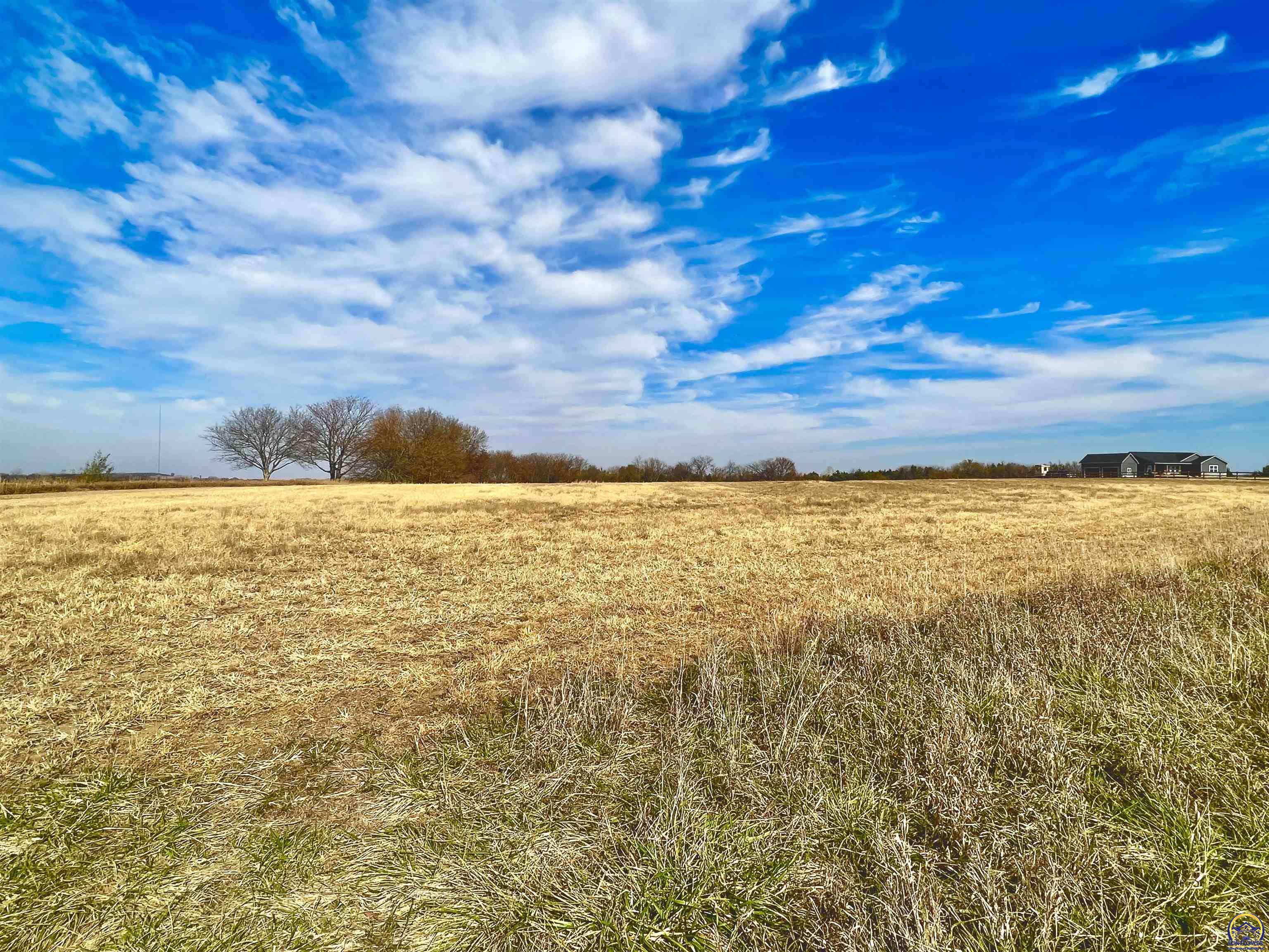 1886 N 900 Rd, Eudora, KS 66025