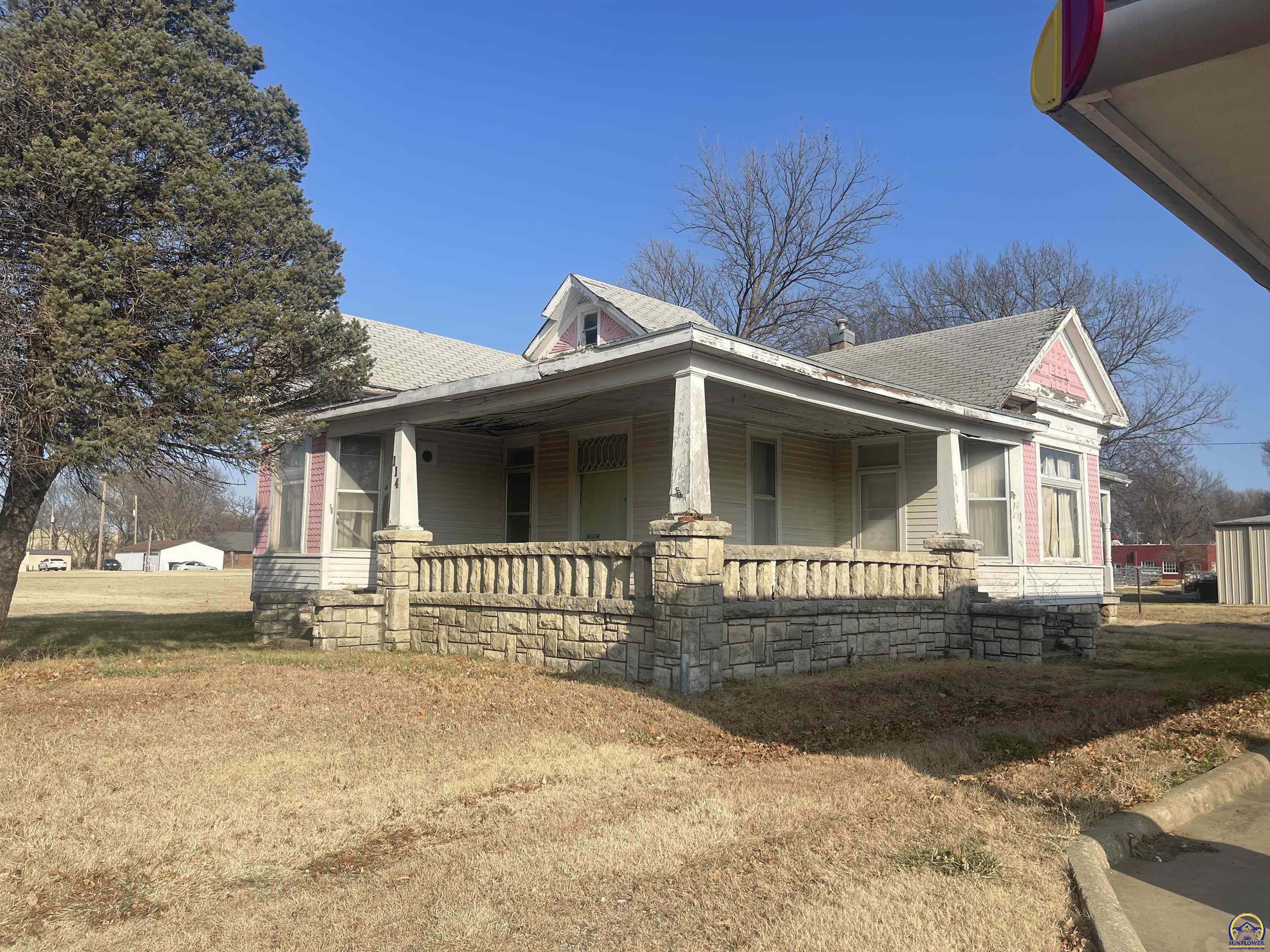 114 N Union ST, Council Grove, KS 66846