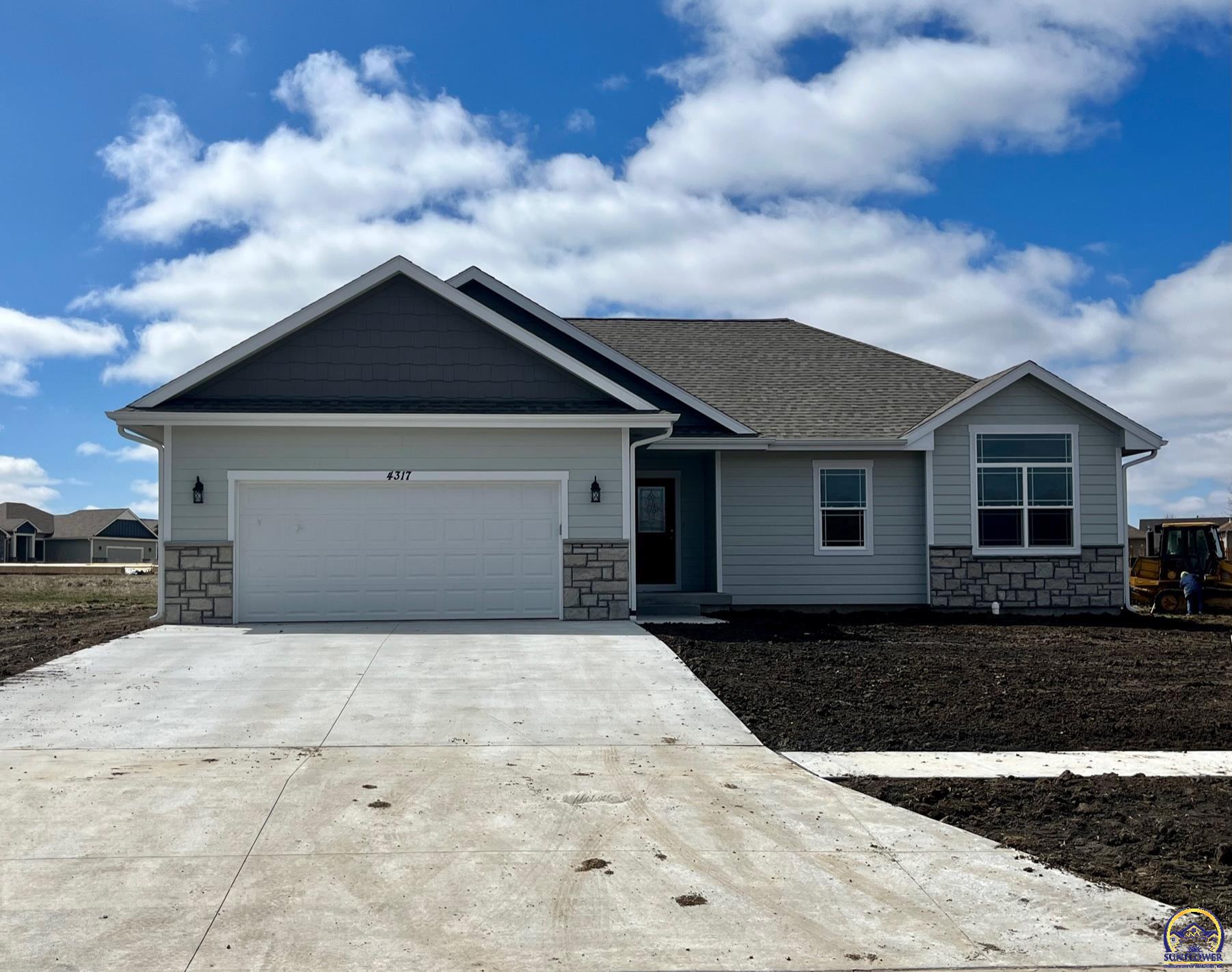 4317 SW Lakeside DR, Topeka, KS 66610