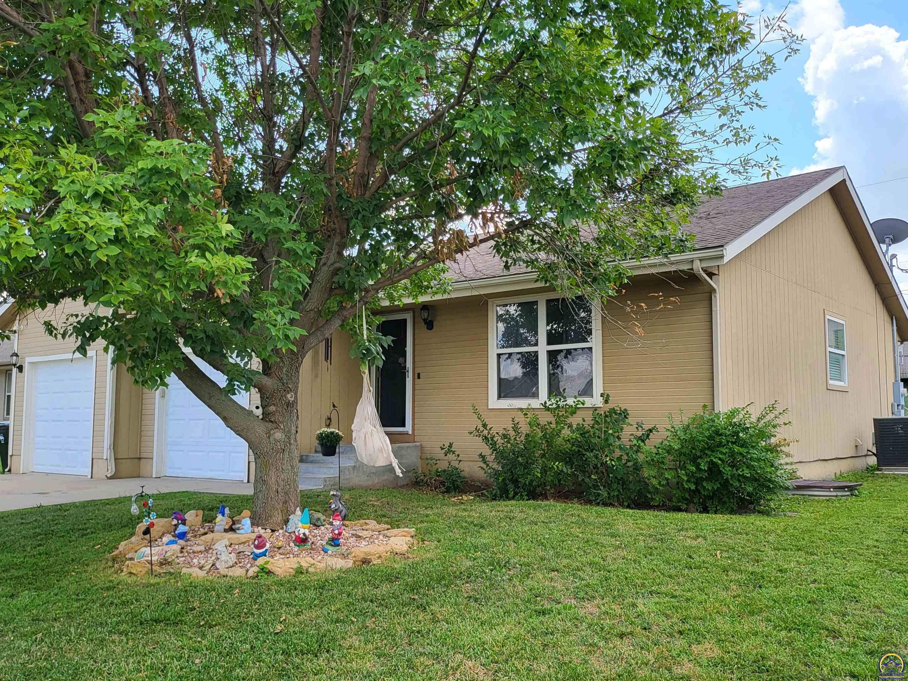 203 SE 44th Ter, Topeka, KS 66609