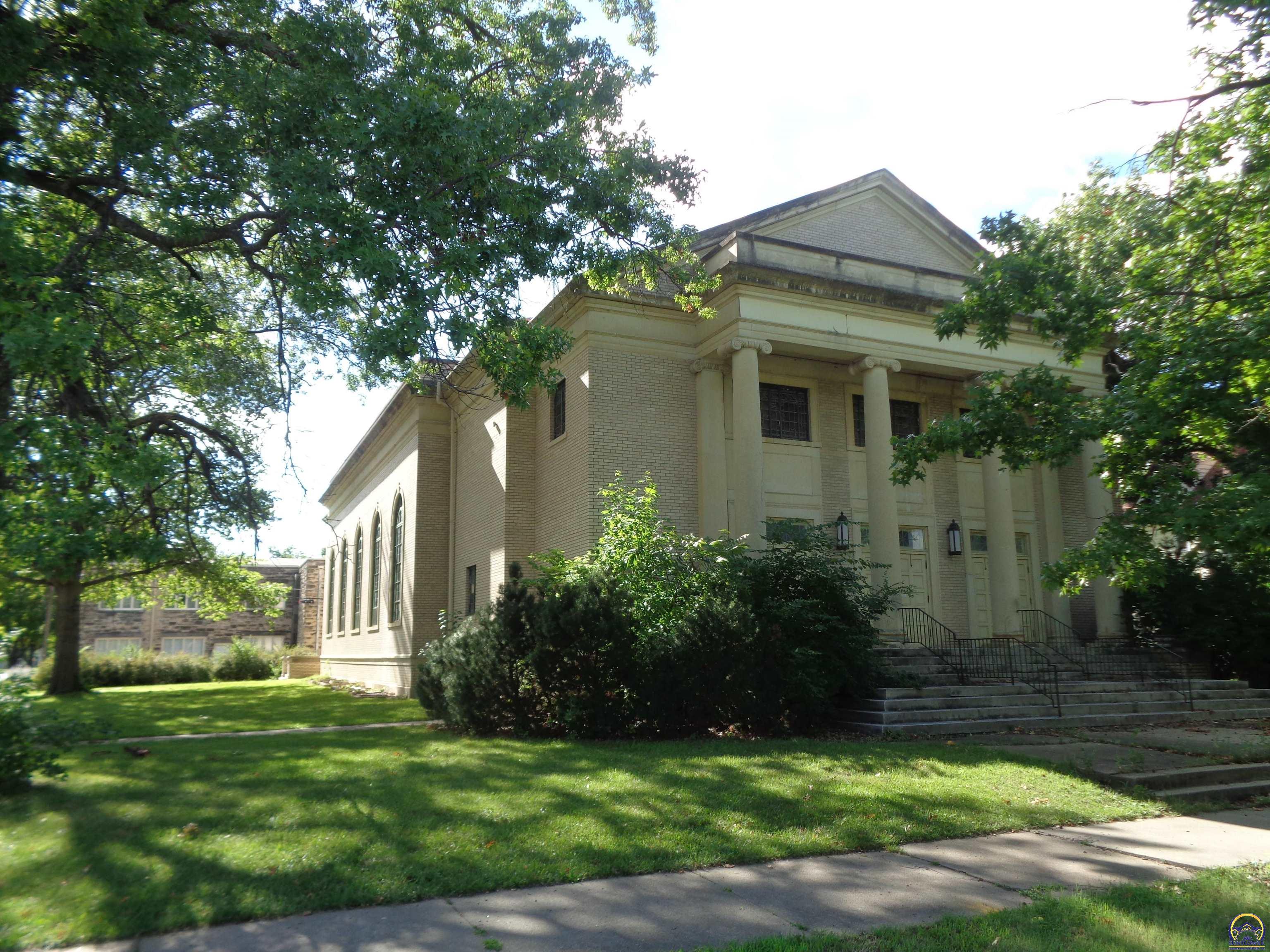 1239 SW Western AVE, Topeka, KS 66604