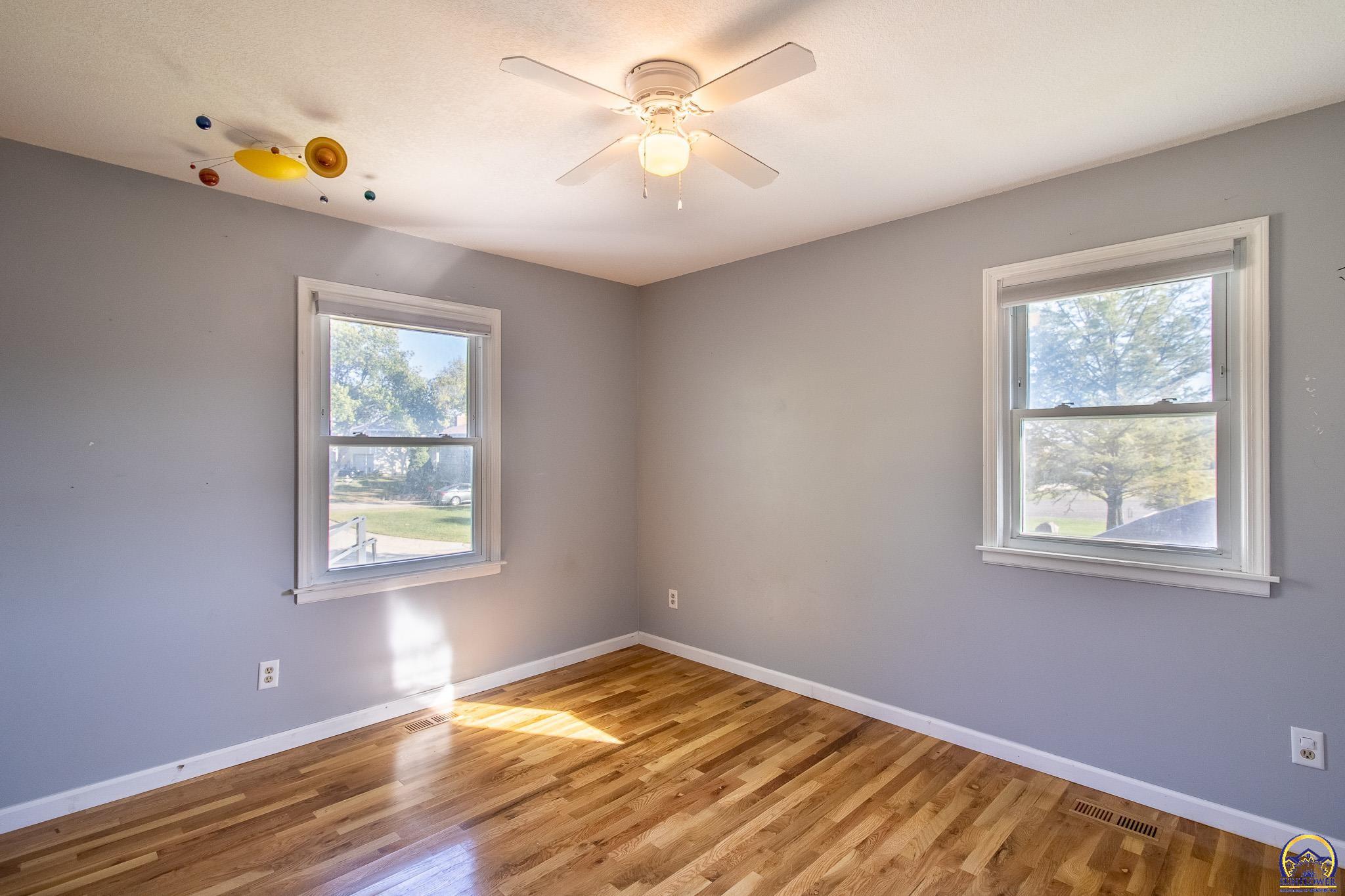 423 S Rice RD, Silver Lake, KS 66539