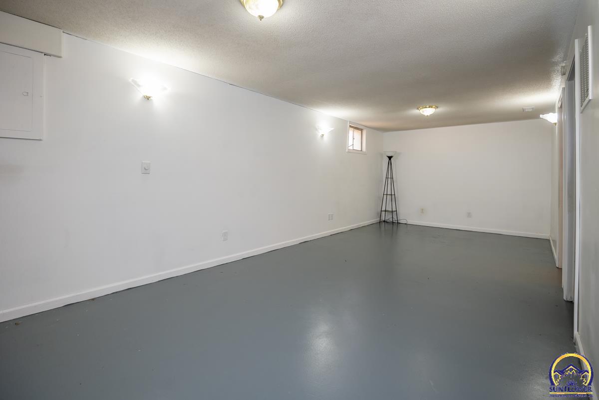 608 N 4th St, Carbondale, KS 664149602