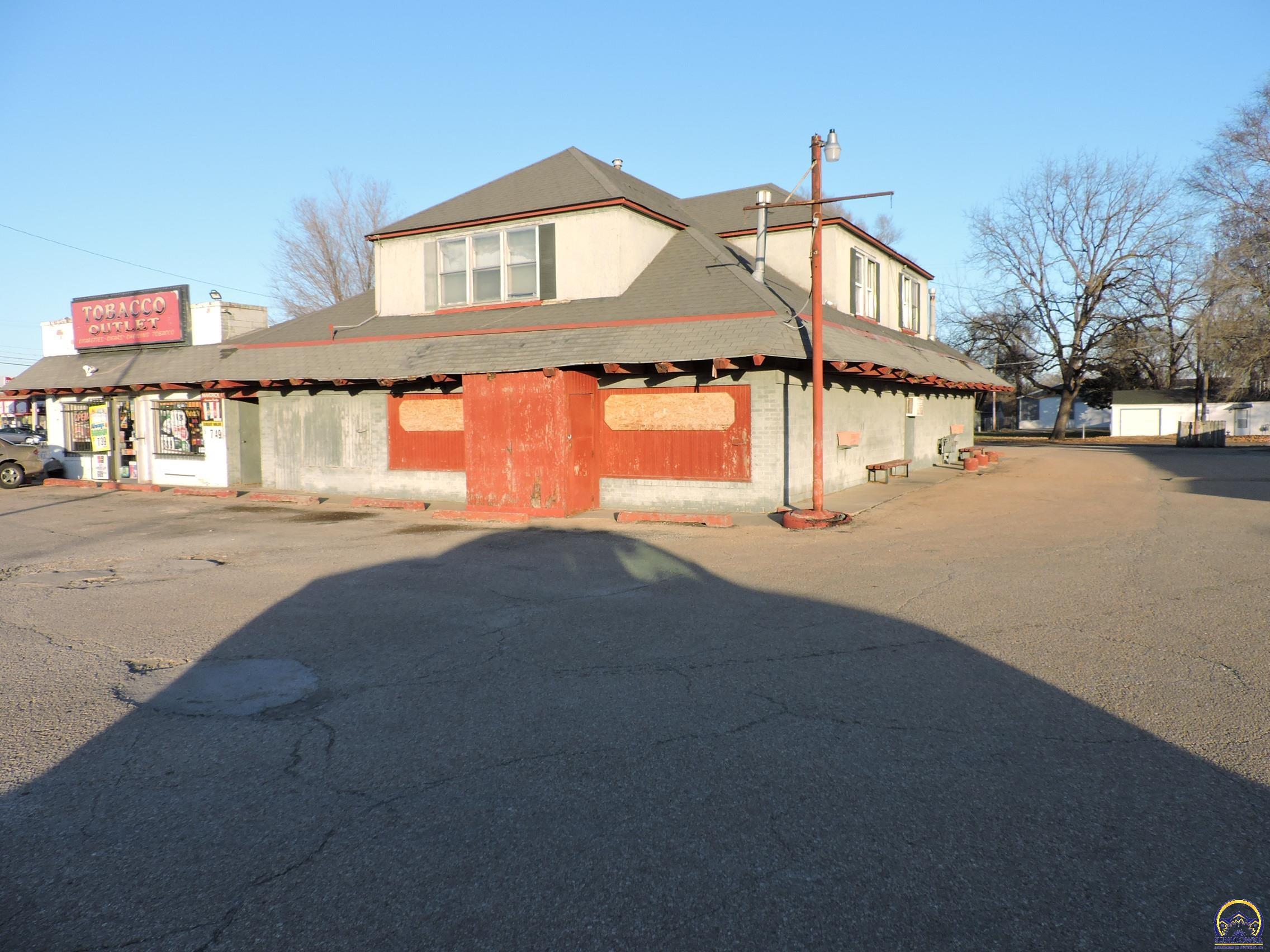 1834 NW Topeka BLVD, Topeka, KS 66608
