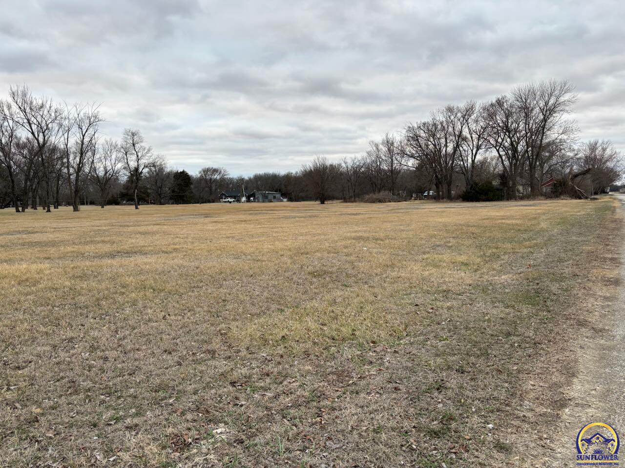 407 7th St, Americus, KS 66835