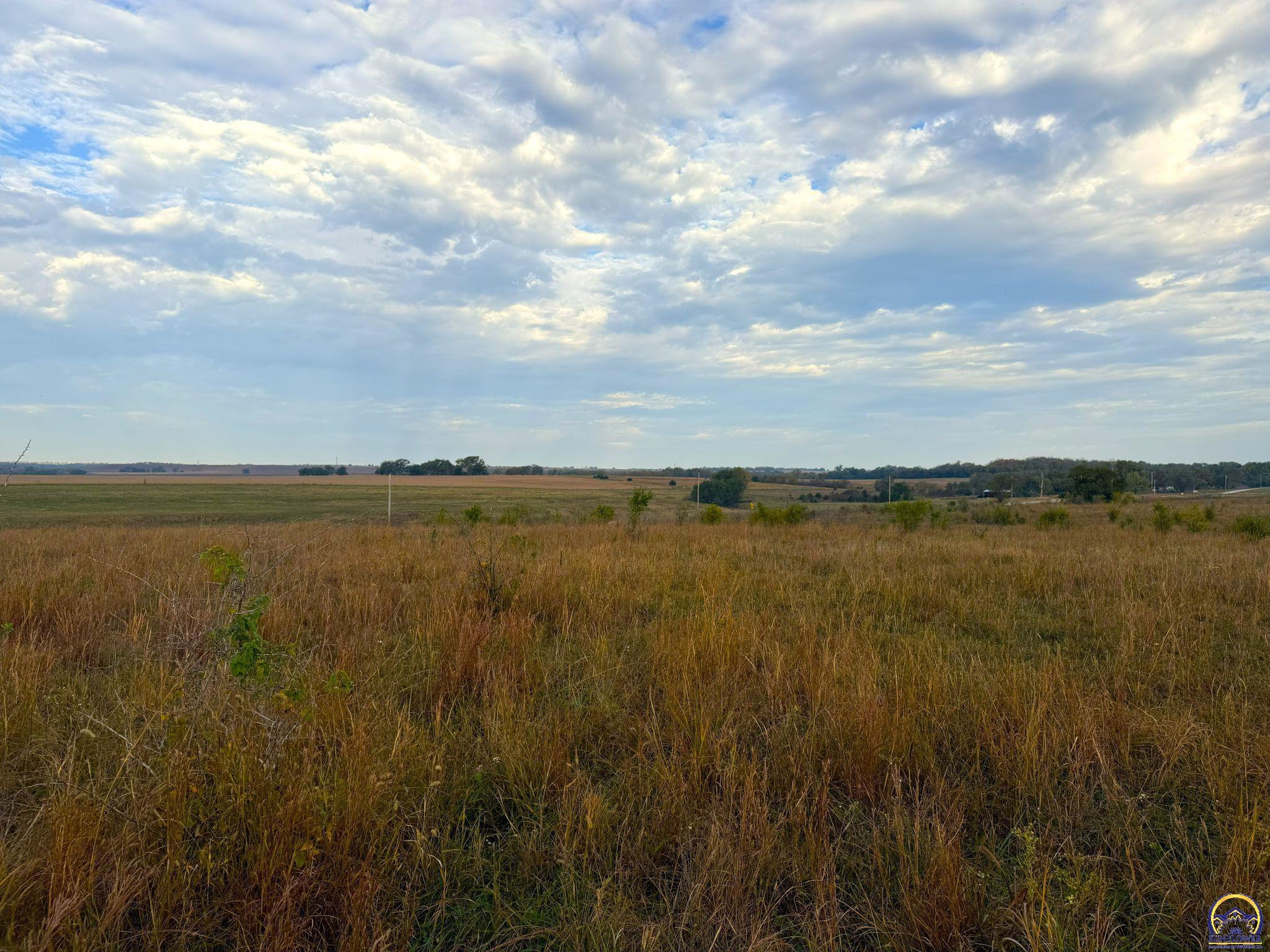 105 N 1250 RD, Berryton, KS 66409