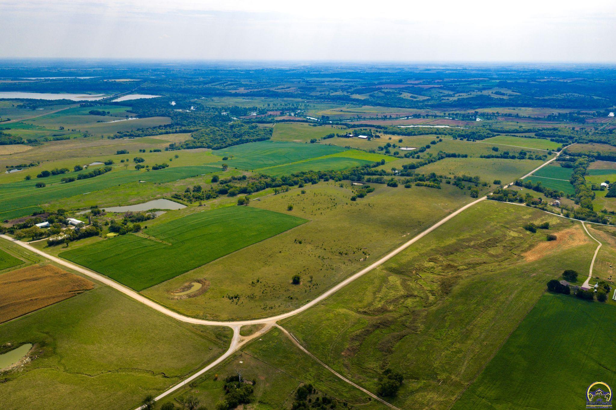 1200a E 100 Rd, Berryton, KS 66409