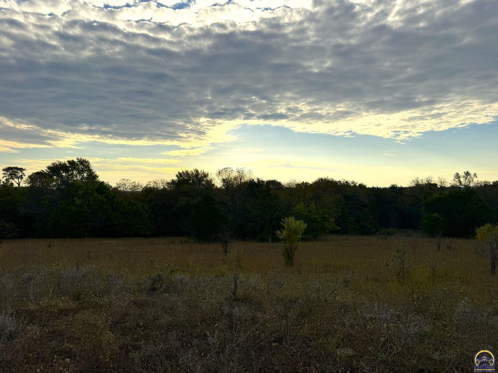 1200b E 100 Rd, Berryton, KS 66409