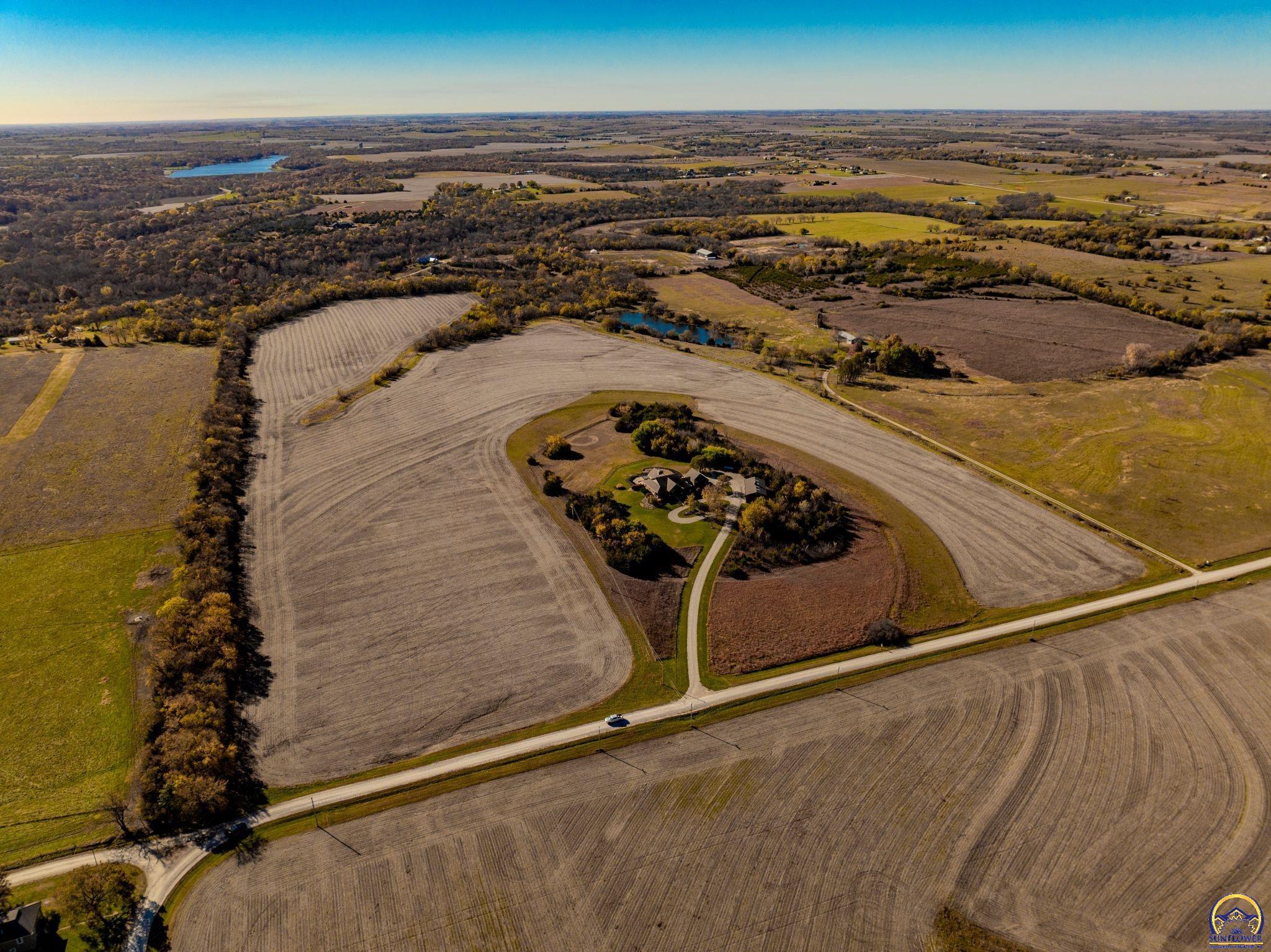 627 N 900 Rd, Lawrence, KS 66047