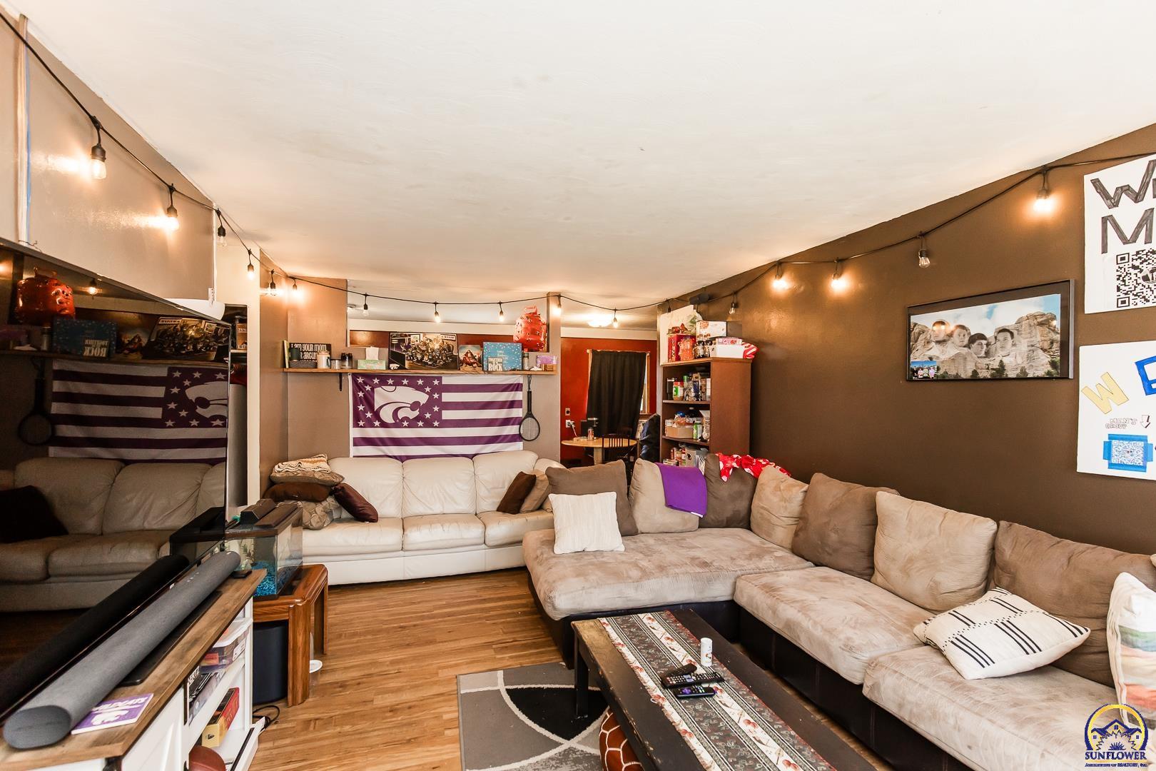1411 Hartford Rd, Manhattan, KS 66502