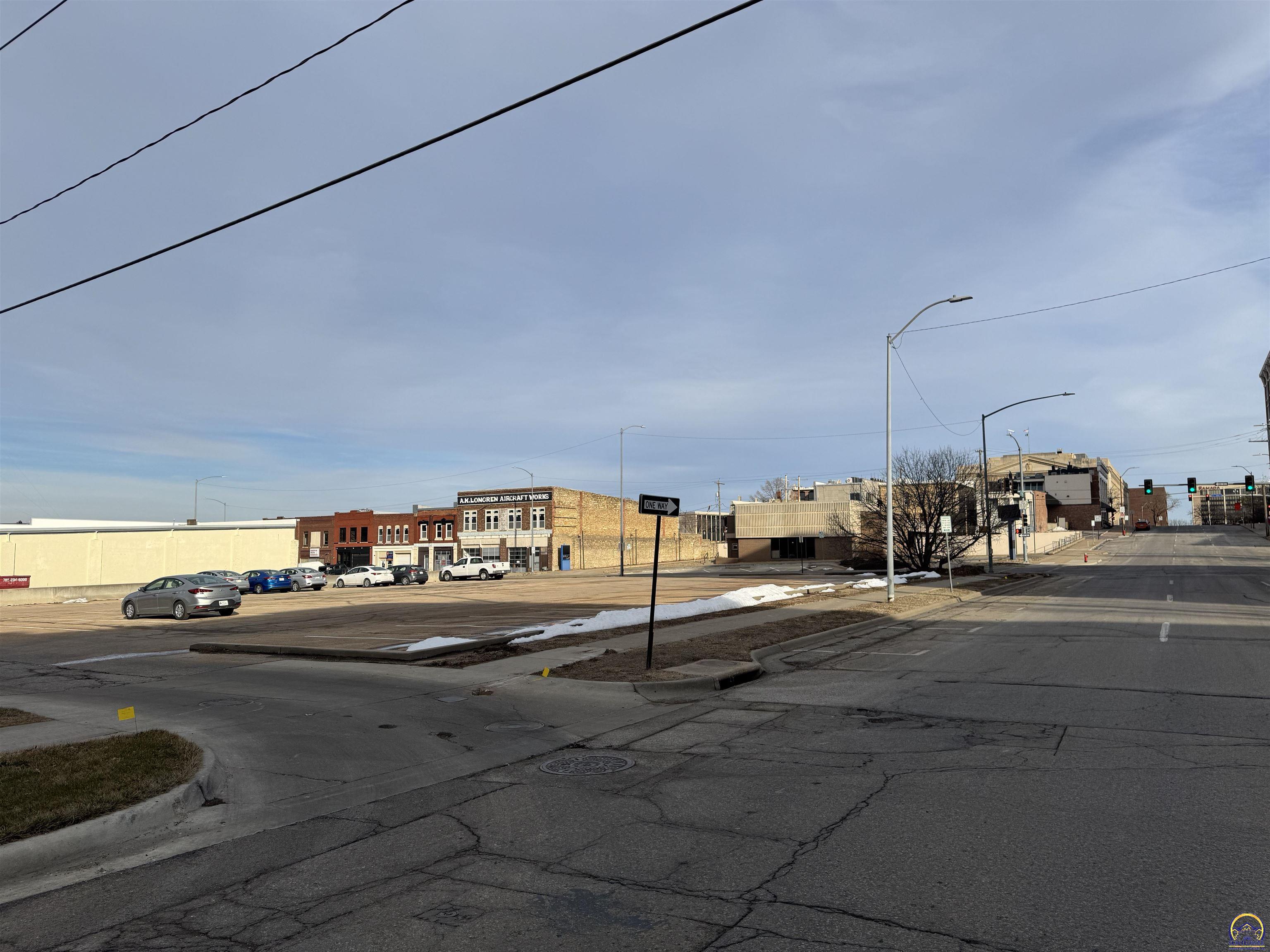 204 SW 5th ST, Topeka, KS 66603