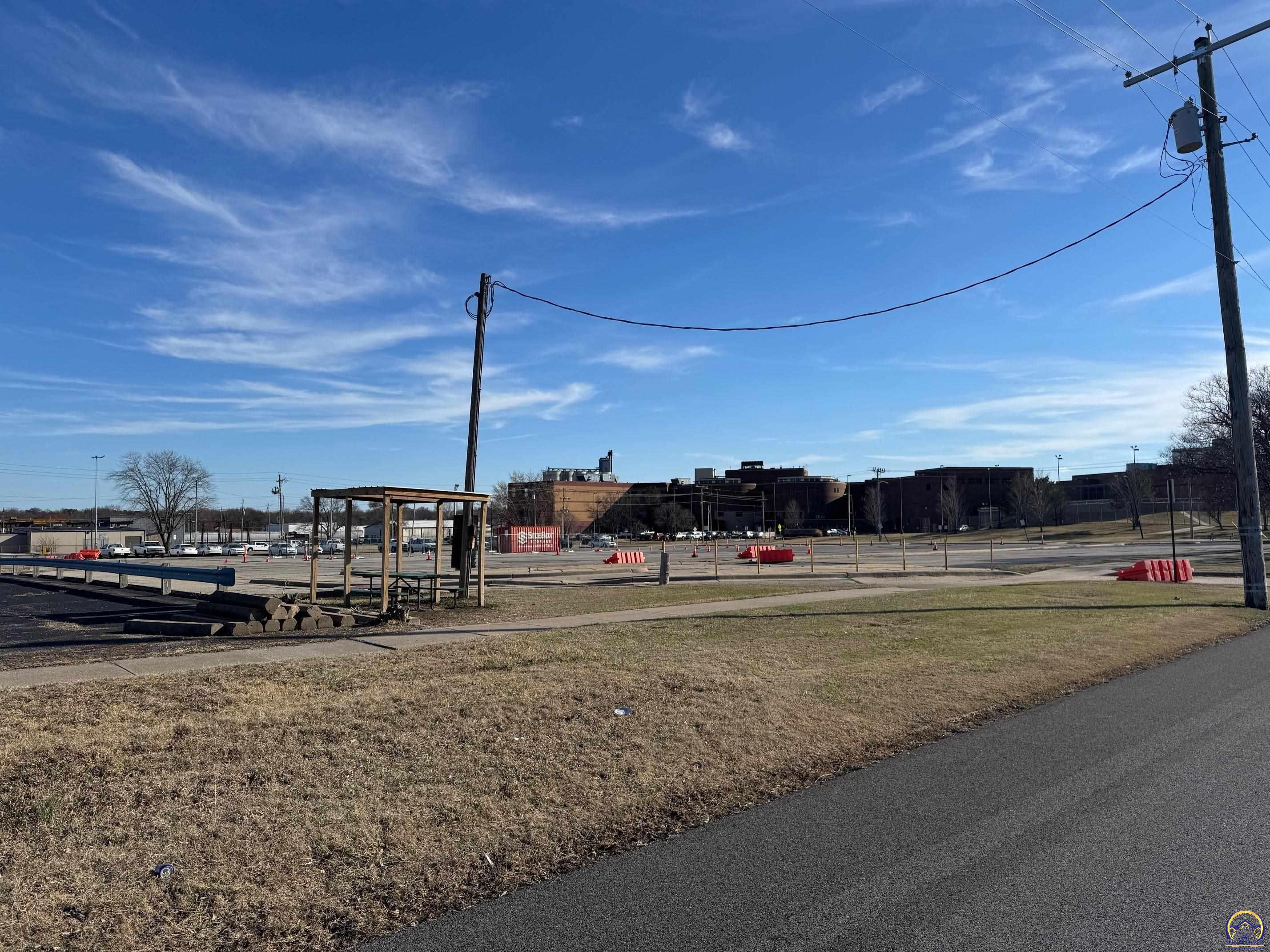 400 SE 8th Ave, Topeka, KS 66607