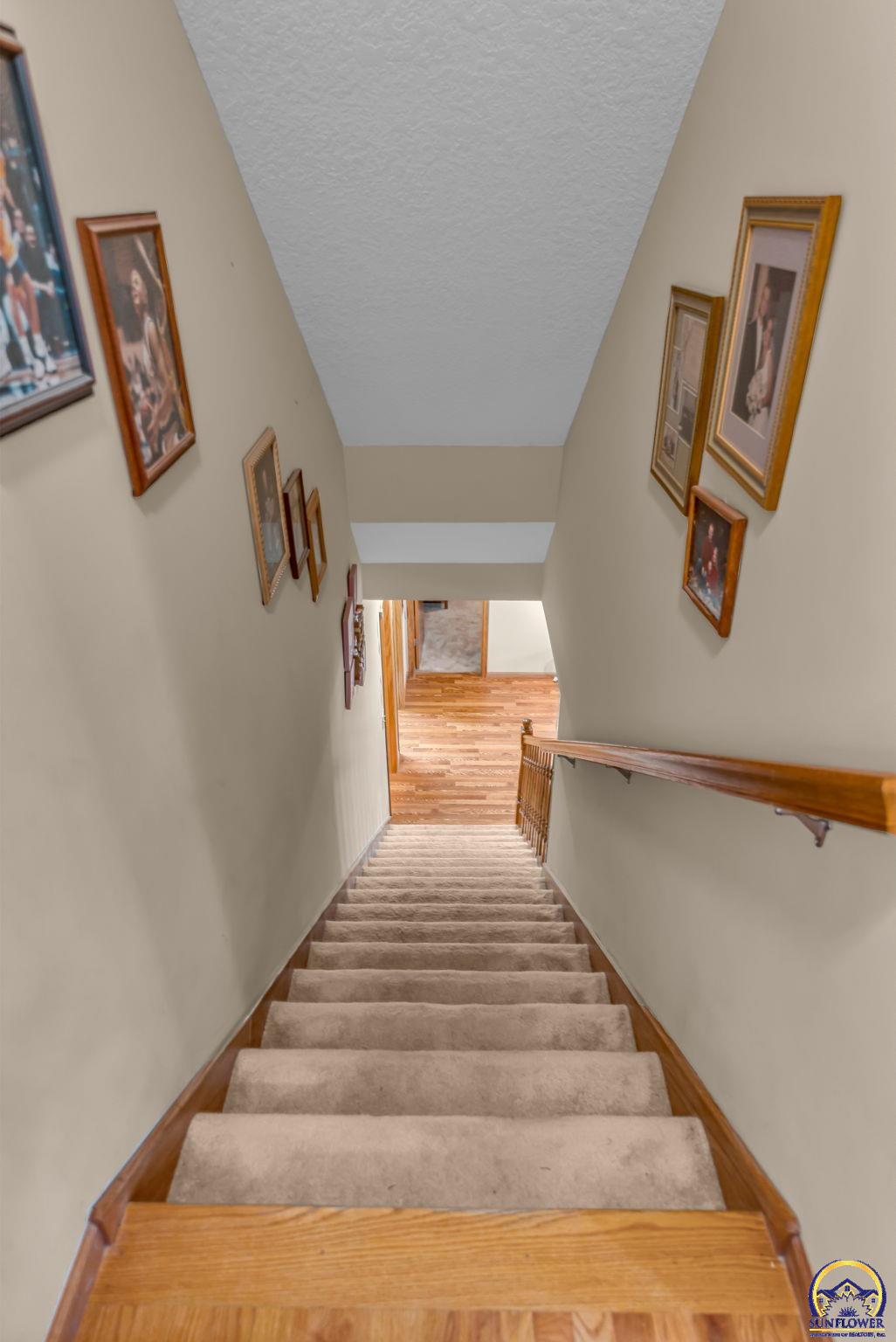 10125 Saddle Creek DR, Harveyville, KS 66431