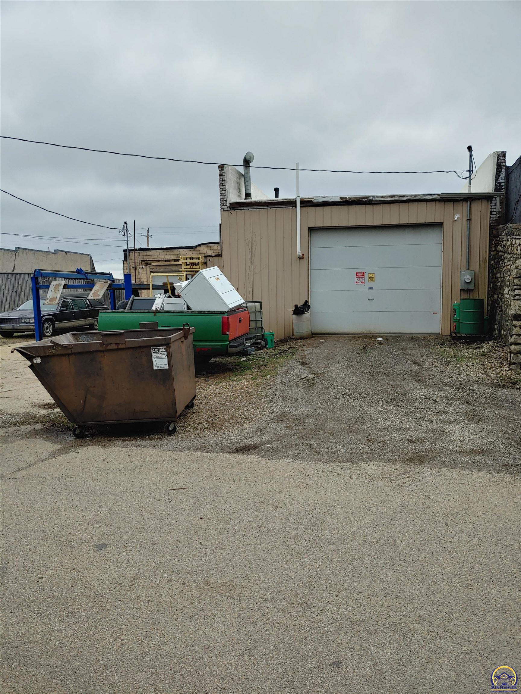 203 E Front St, Perry, KS 66073