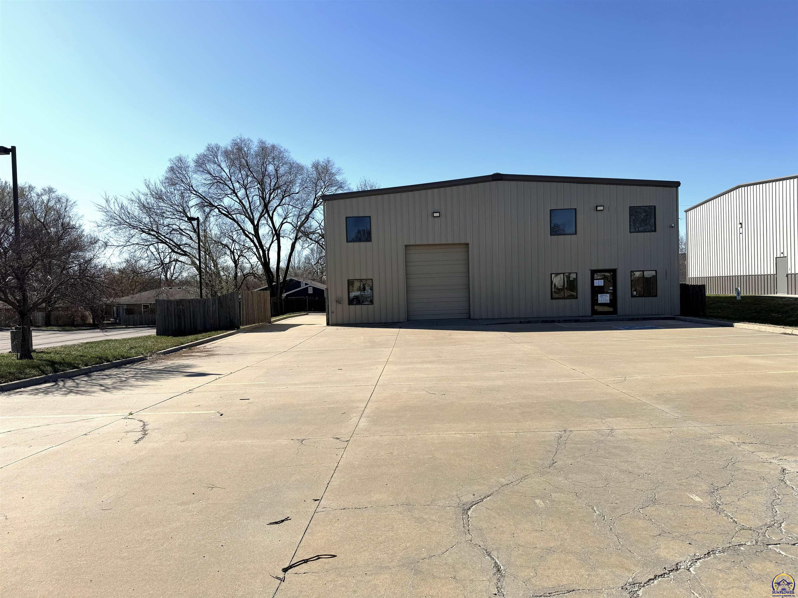 1221 E 25th ST, Lawrence, KS 66046