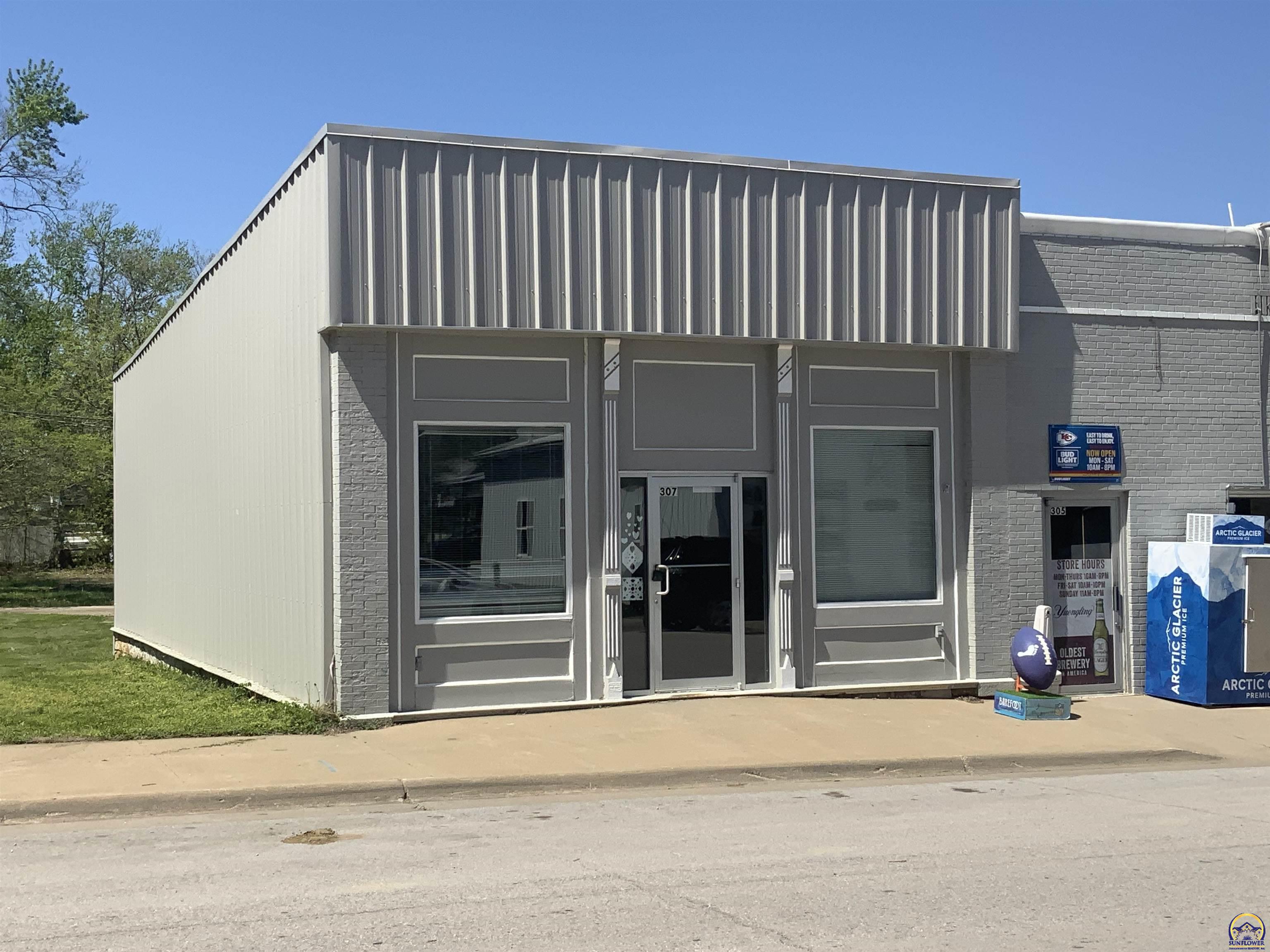 307 S Union ST, McLouth, KS 66054