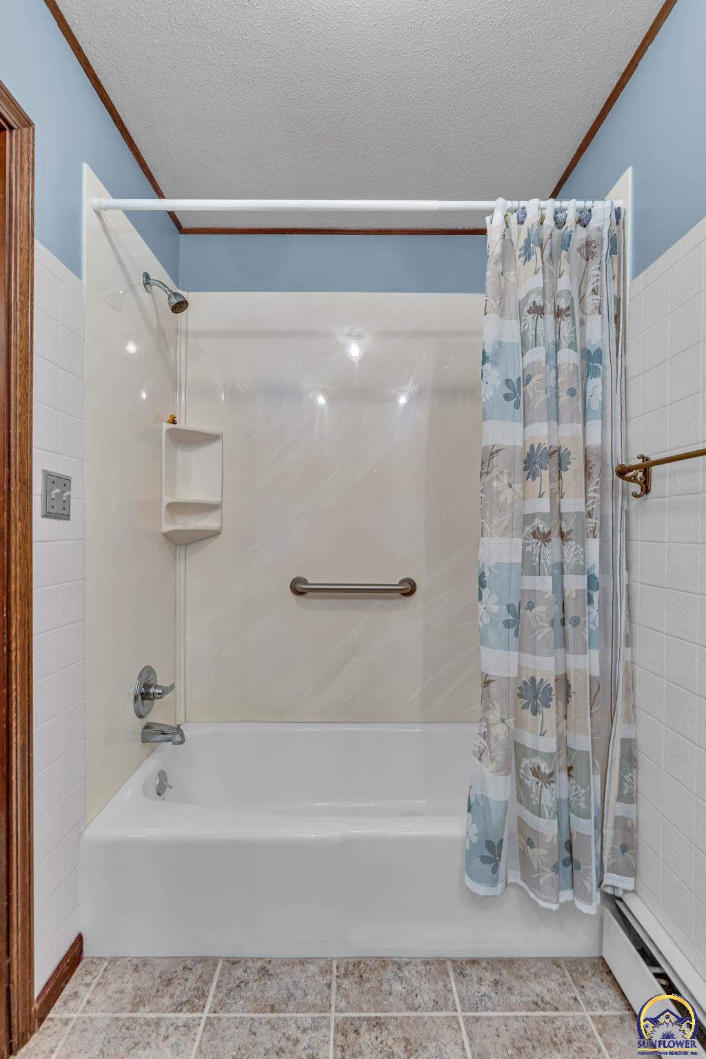 1006 Elm ST, Valley Falls, KS 66088