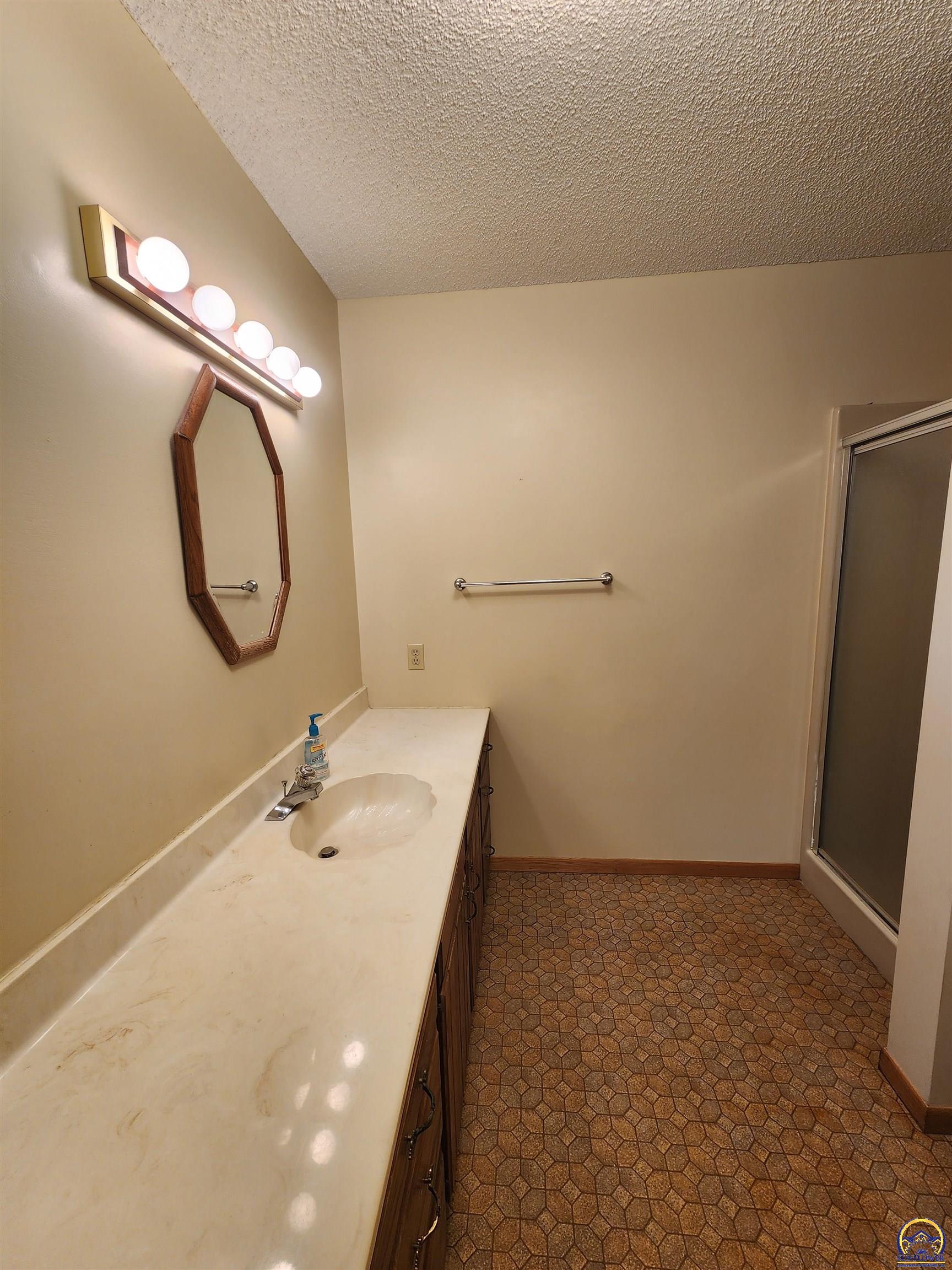 2501 West View Dr, Emporia, KS 66801