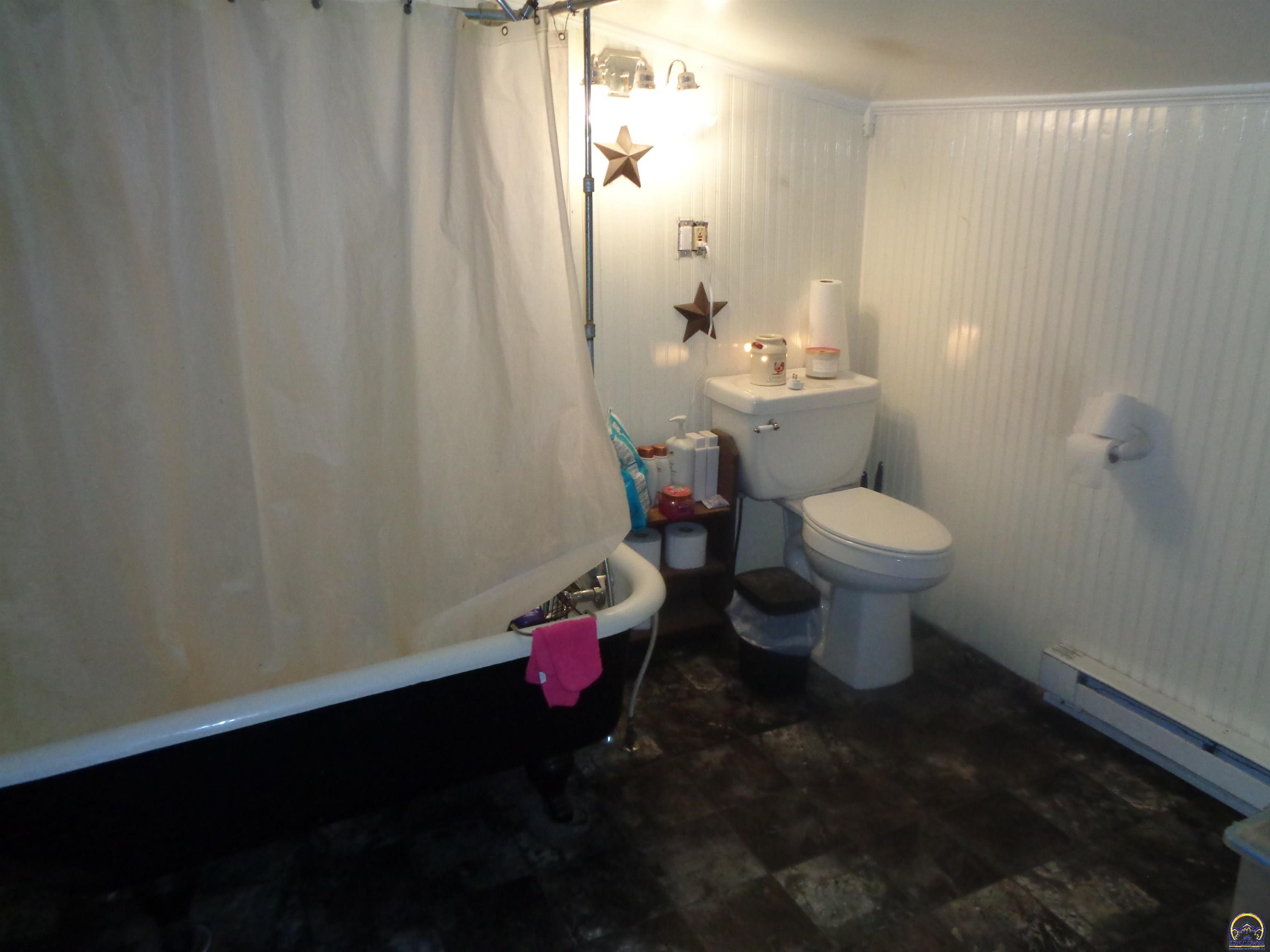 101 Lincoln ST, Circleville, KS 66416
