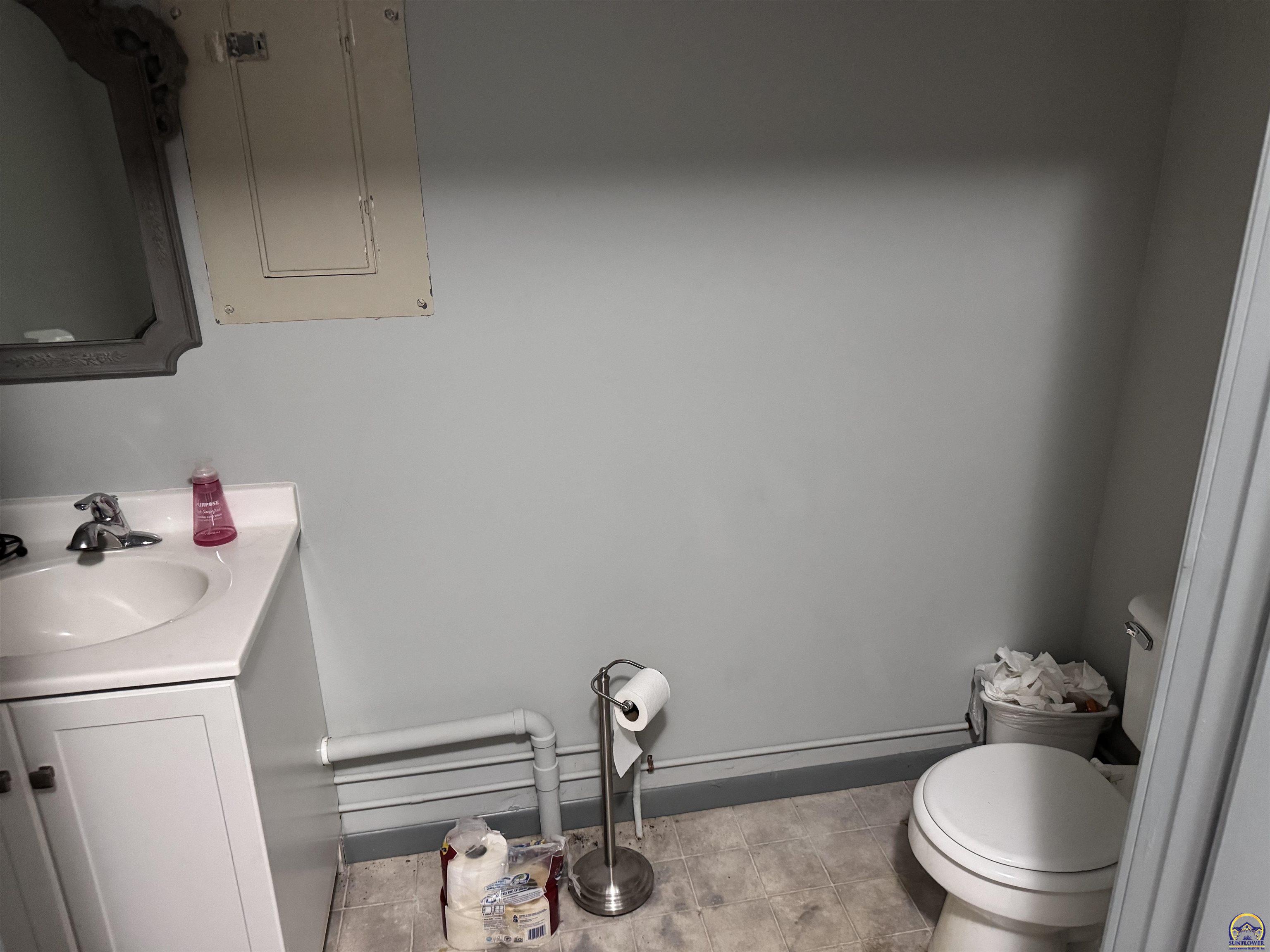 616 S Topeka AVE, Lyndon, KS 66451