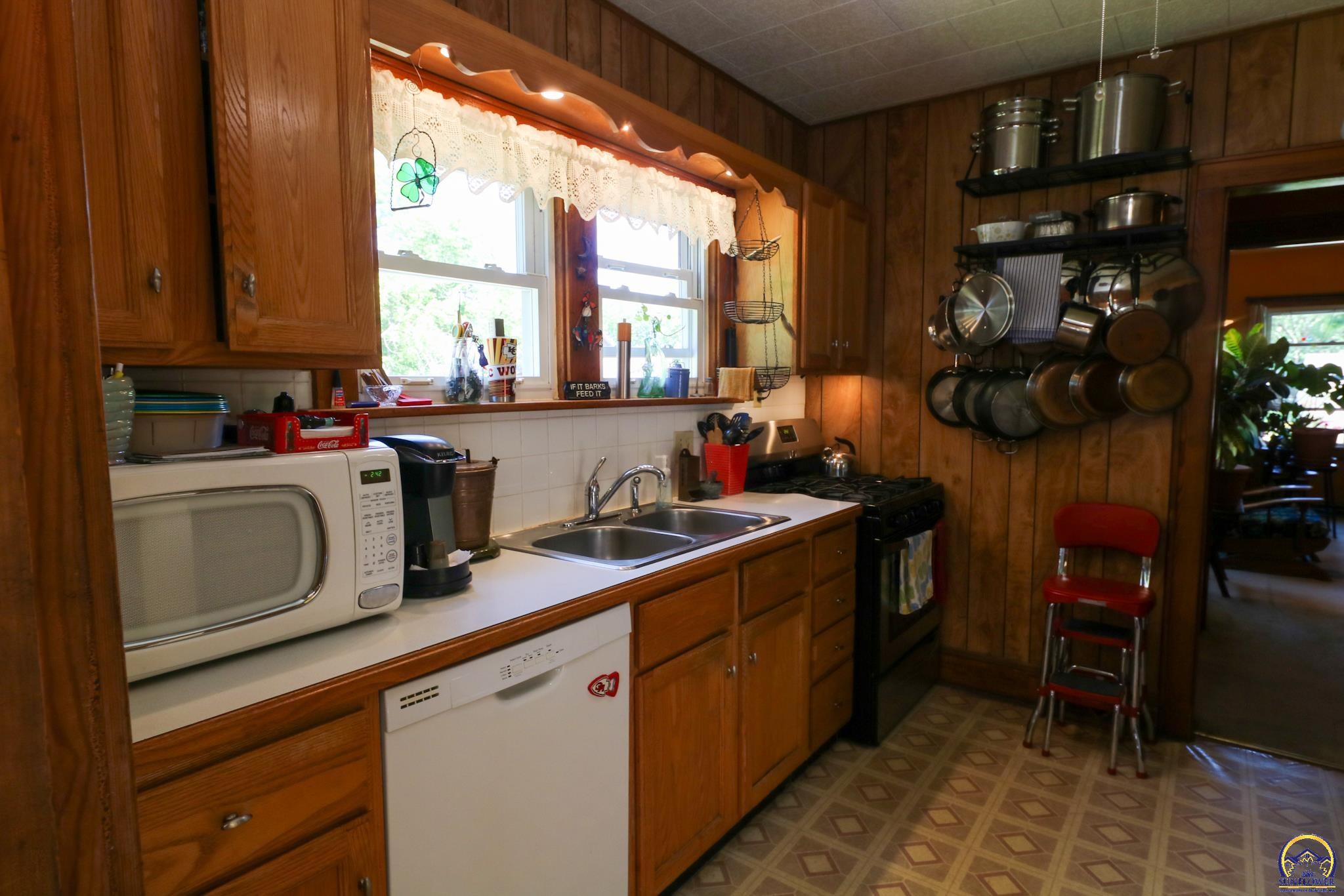 107 N Topeka AVE, Osage City, KS 66523