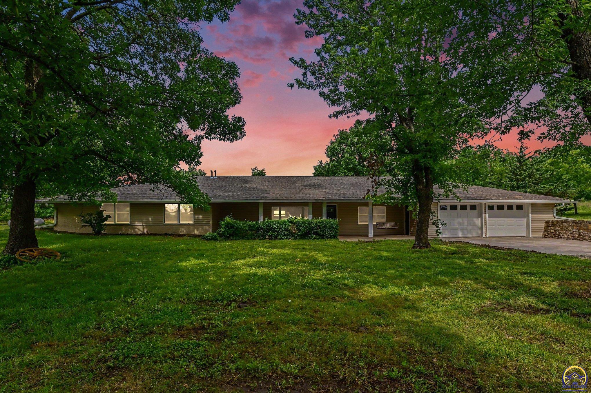 10819 T2 Lane, Hoyt, KS 66440