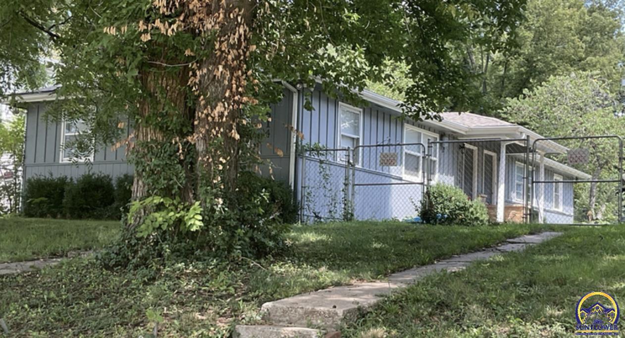 2612-2614 SW Clay ST, Topeka, KS 66611