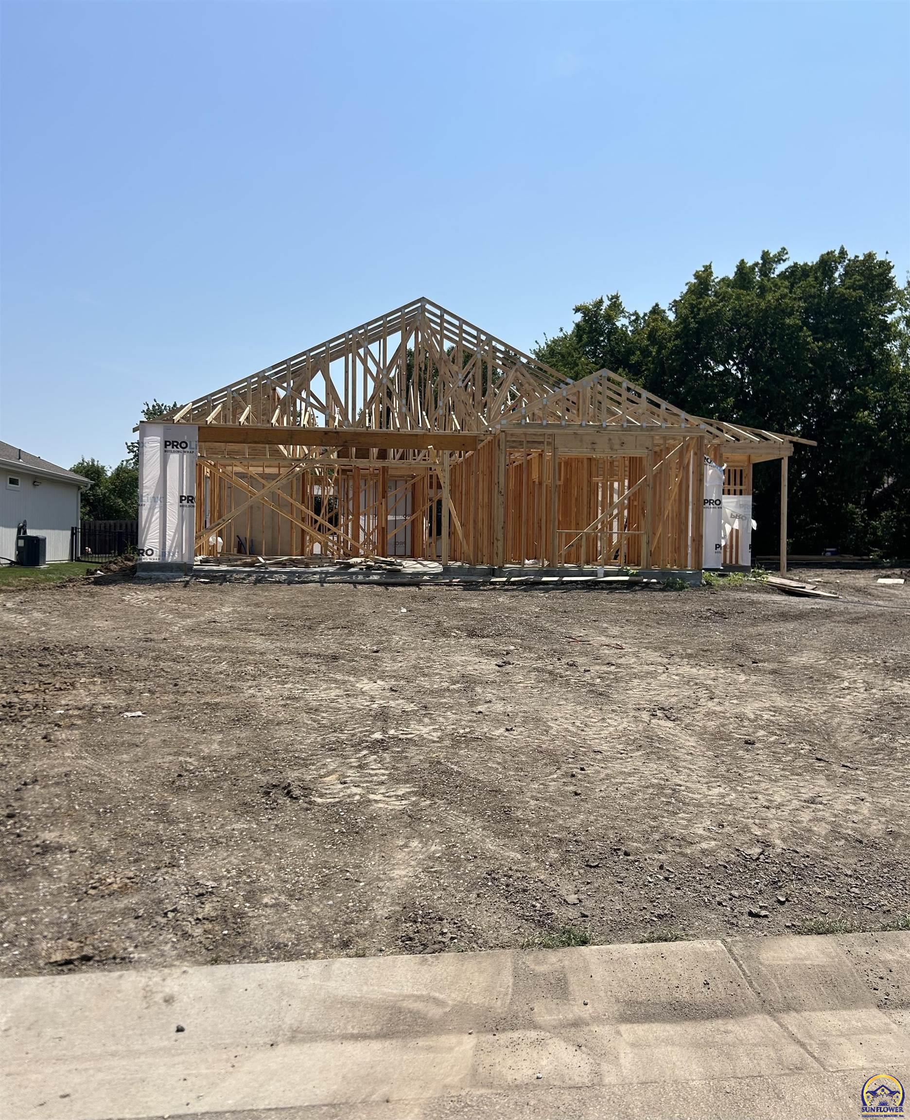 7733 SW 24th TER, Topeka, KS 66610