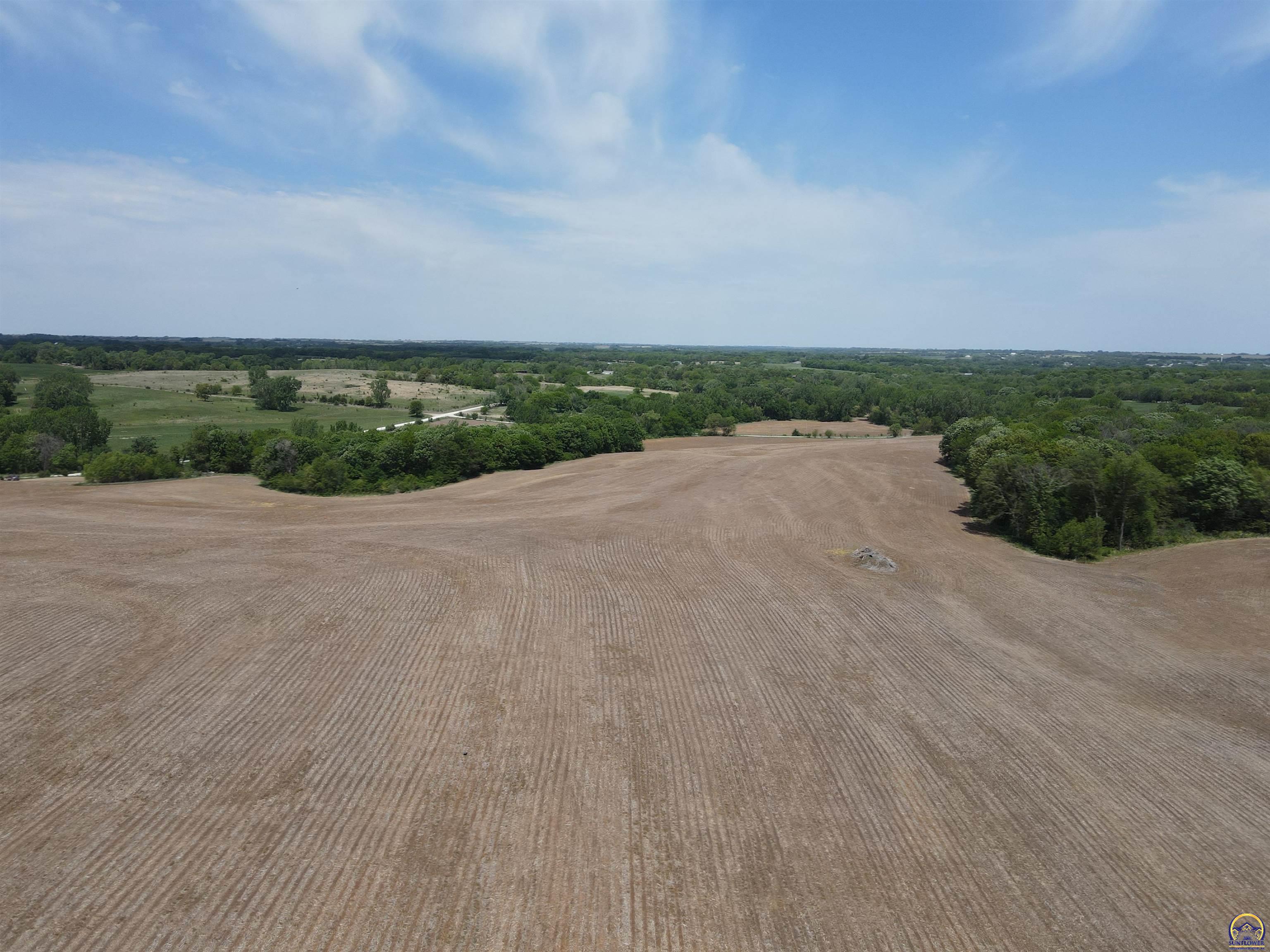 000 J RD, Holton, KS 66436