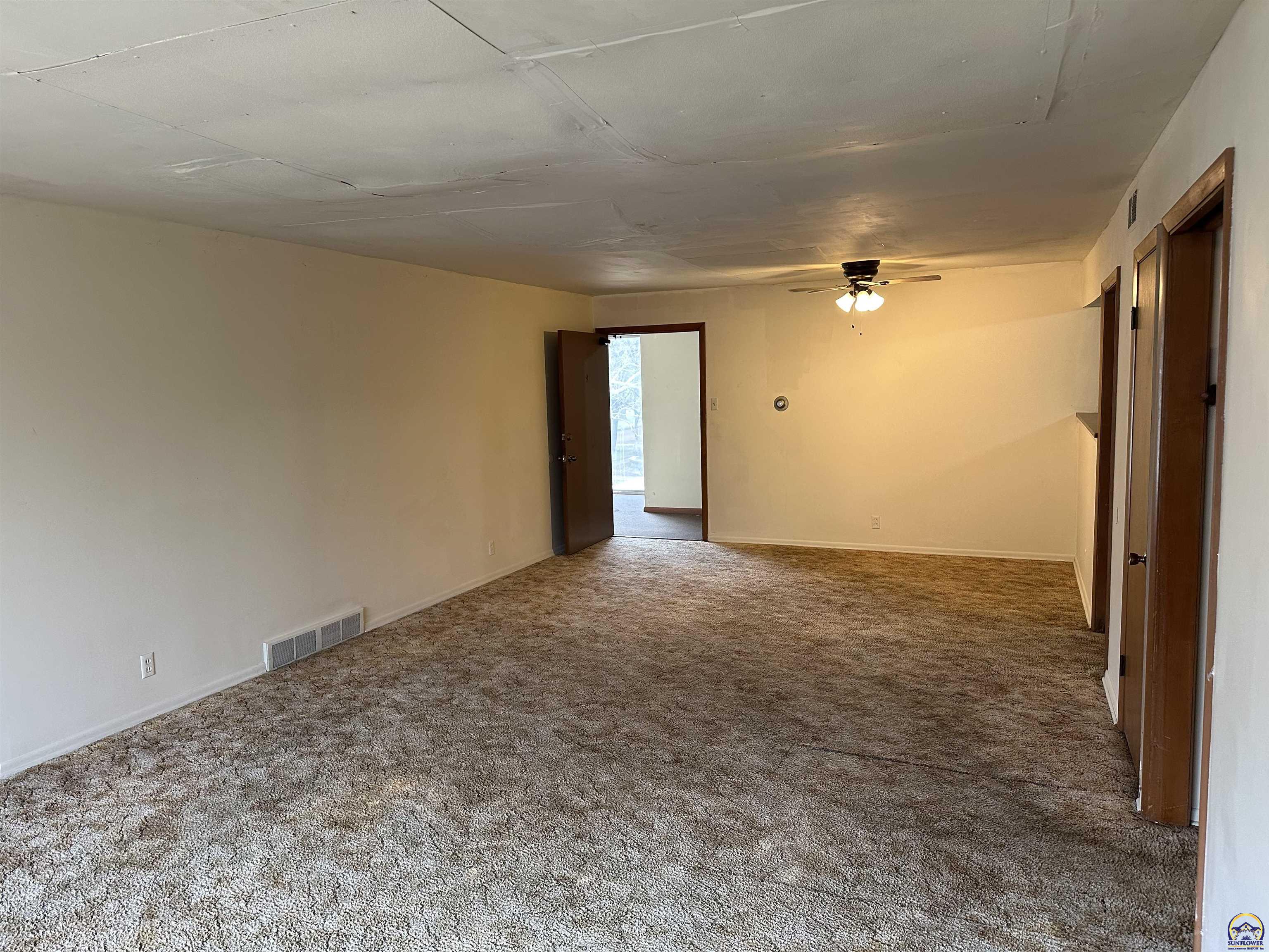 2031 NW Logan ST, Topeka, KS 66608