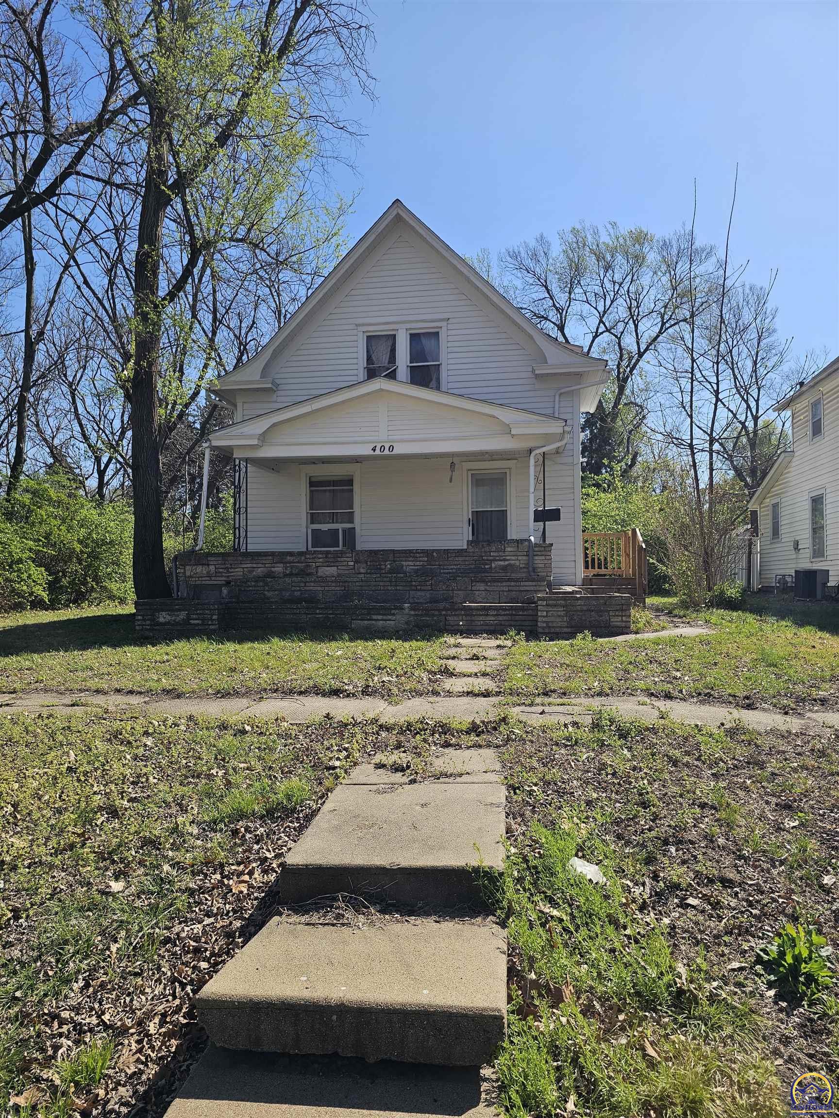 400 SW Orchard ST, Topeka, KS 66606