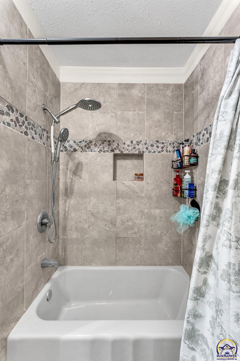 302 Masche ST, Silver Lake, KS 66539
