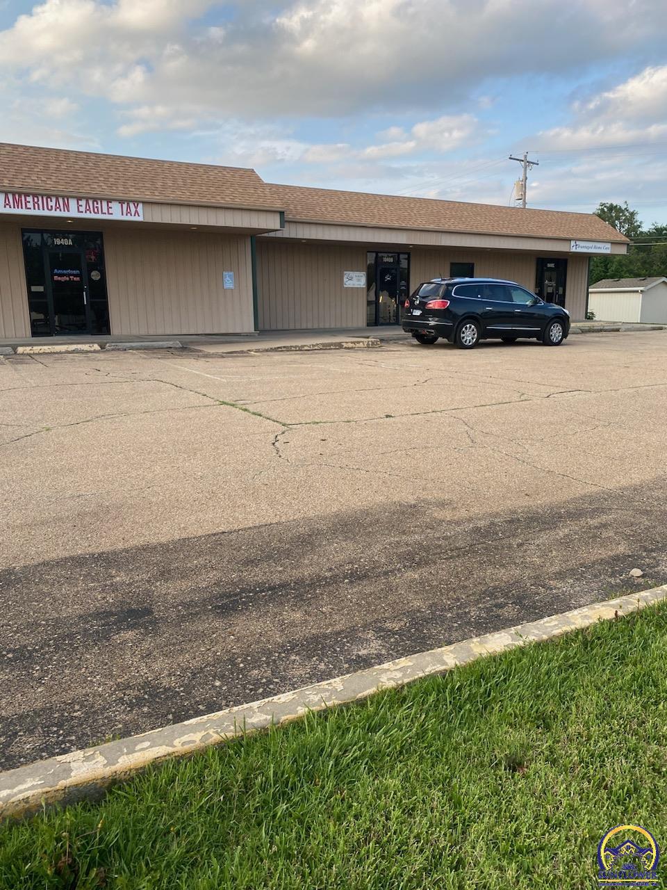 1940 SW Gage Blvd, Topeka, KS 66604