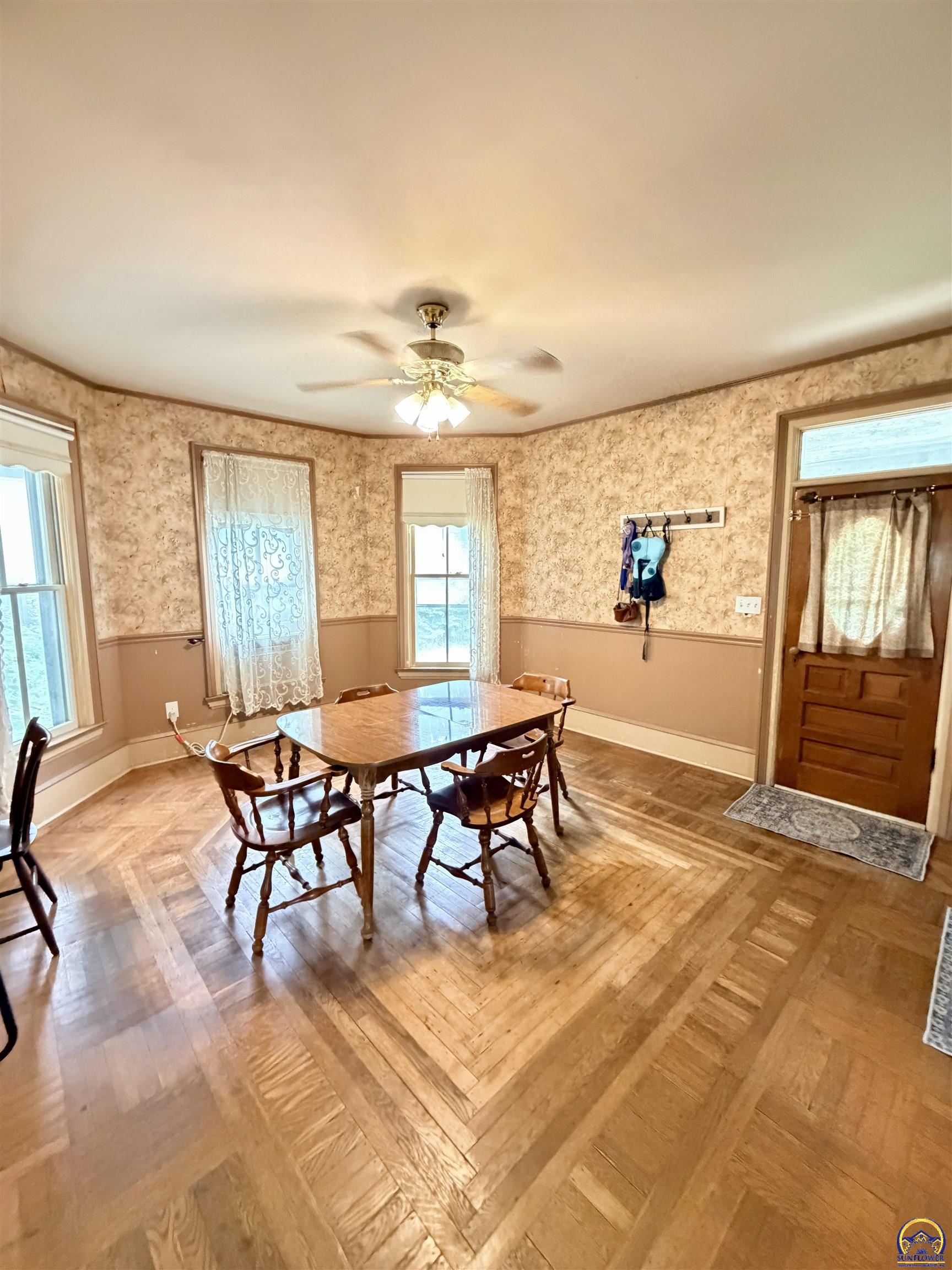 712 Hockaday St, Council Grove, KS 66846
