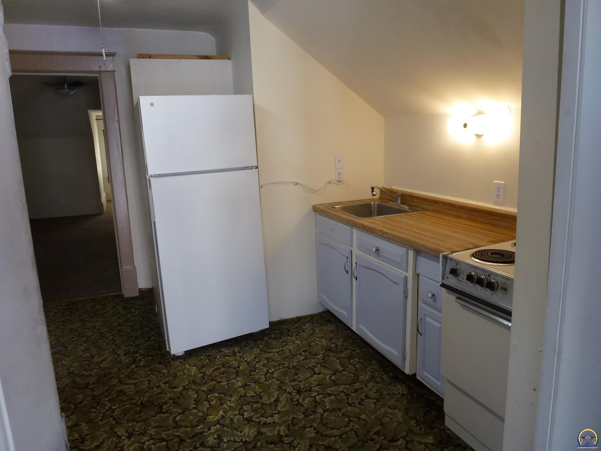 402 West ST, Emporia, KS 66801