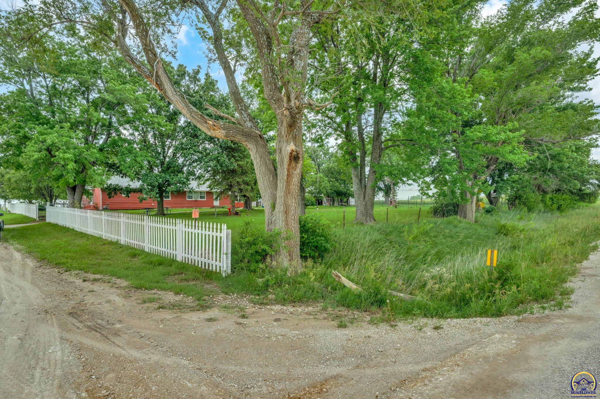 3184 158th Rd, Delia, KS 66418