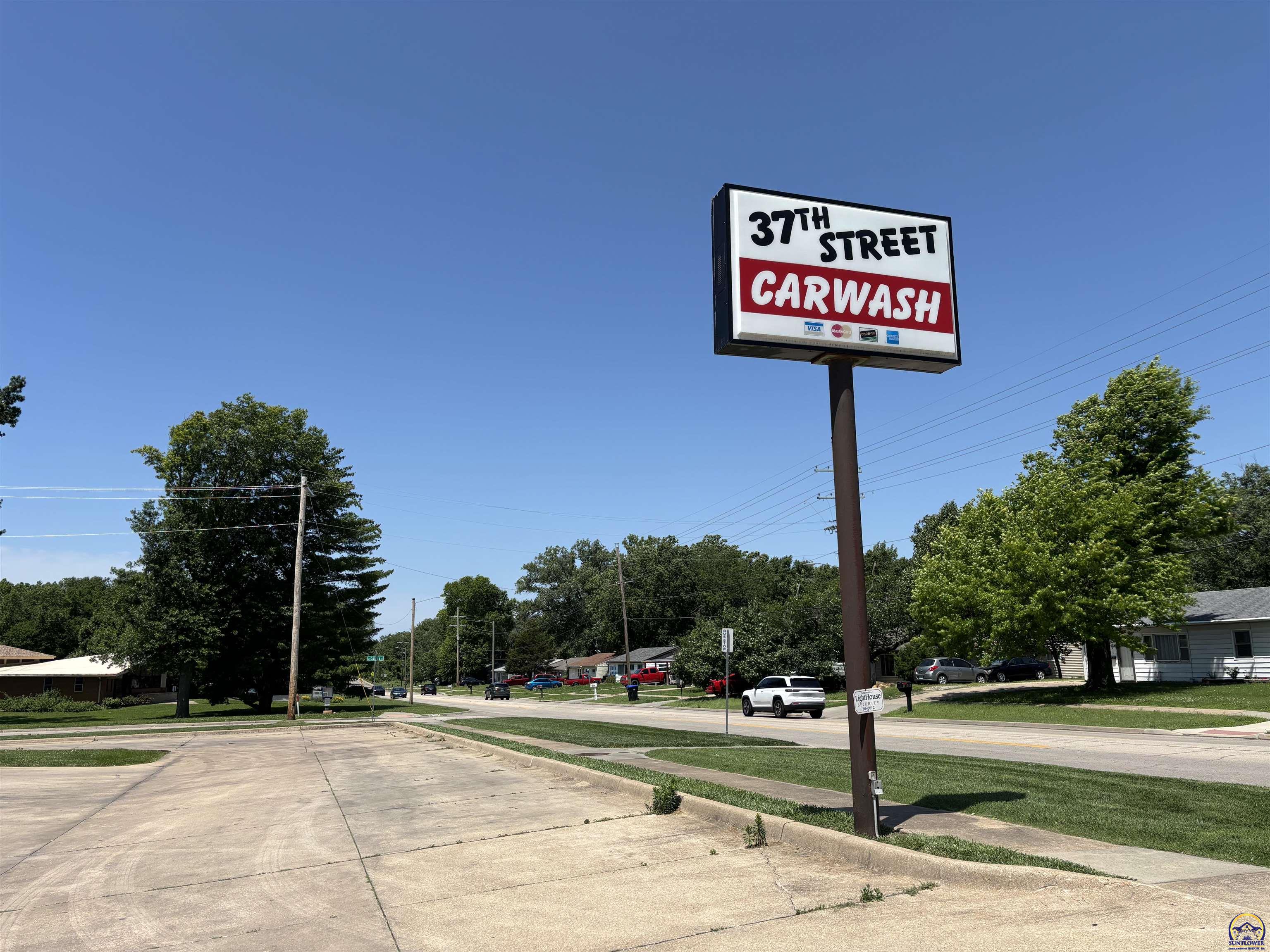 515 SE 37th ST, Topeka, KS 66605