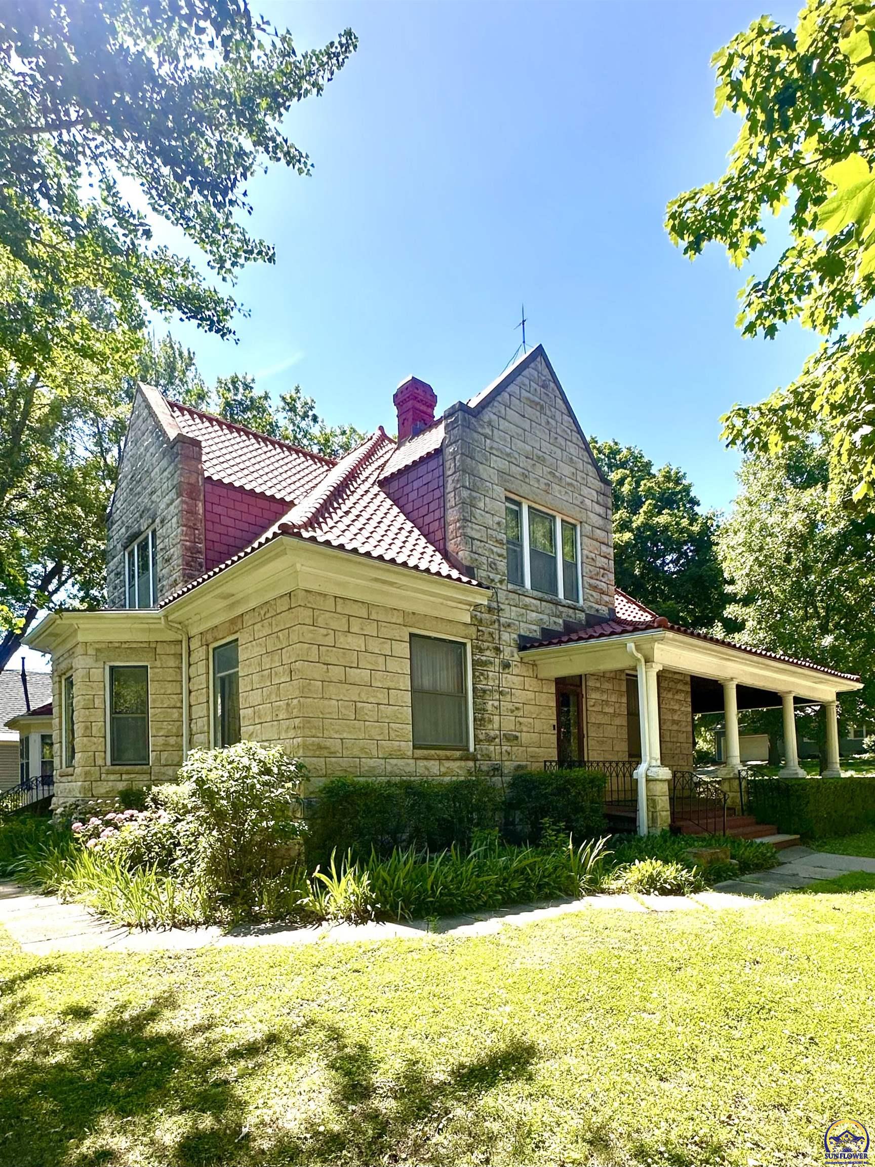605 N Columbia ST, Council Grove, KS 66846