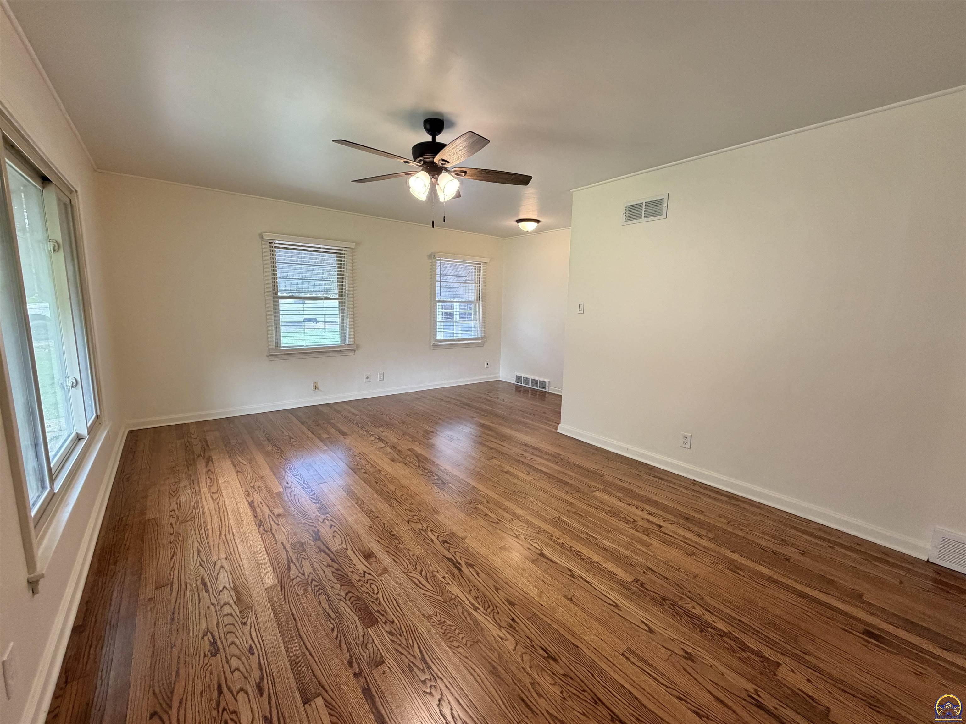 206 SW 24th ST, Topeka, KS 66611