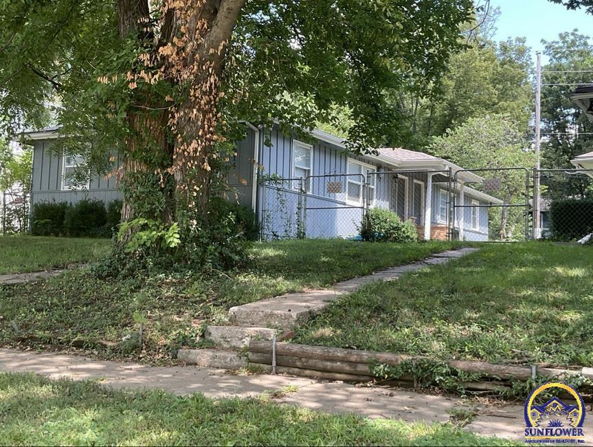 2612-2614 SW Clay ST, Topeka, KS 66611