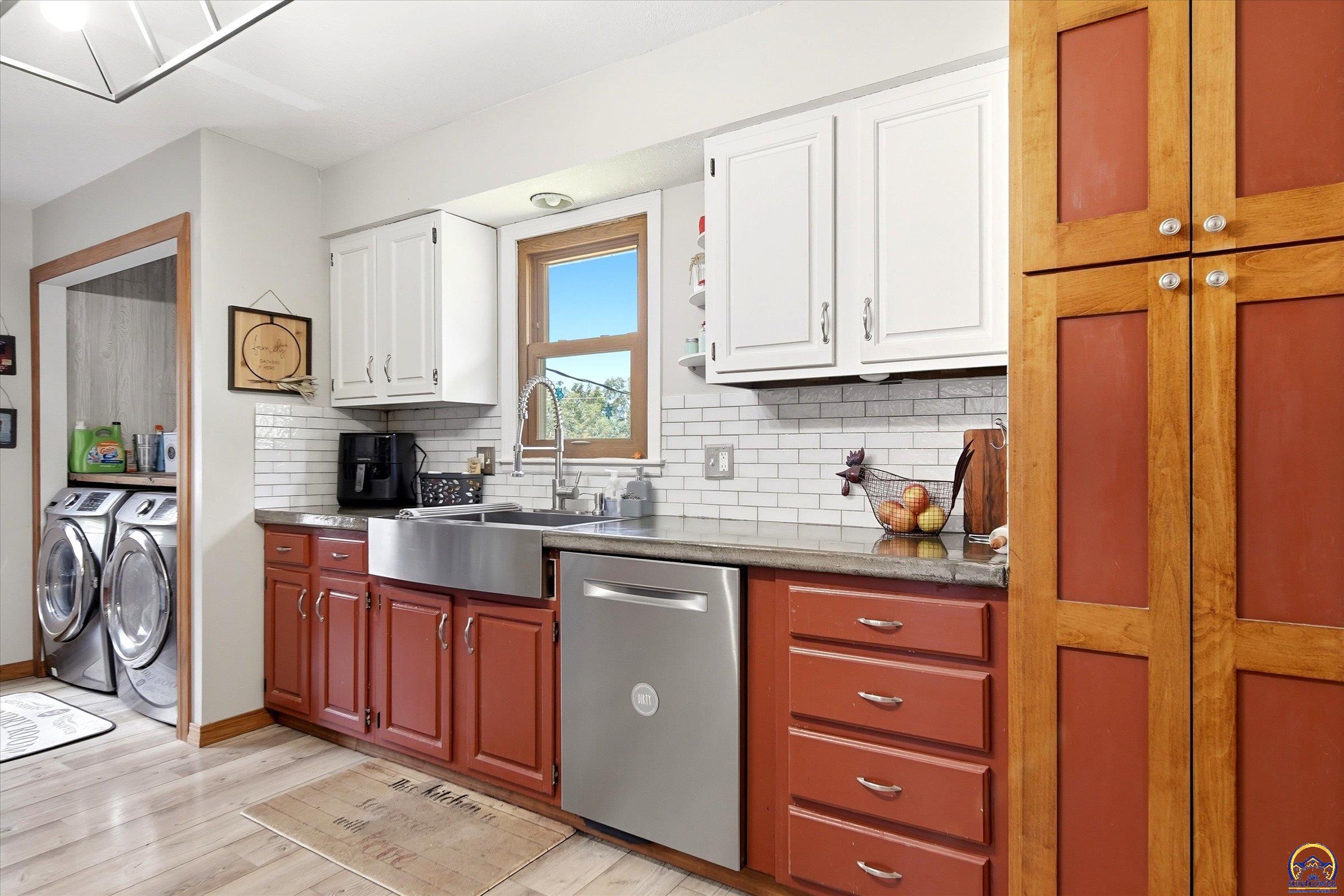 5133 NW 52nd St, Topeka, KS 66618