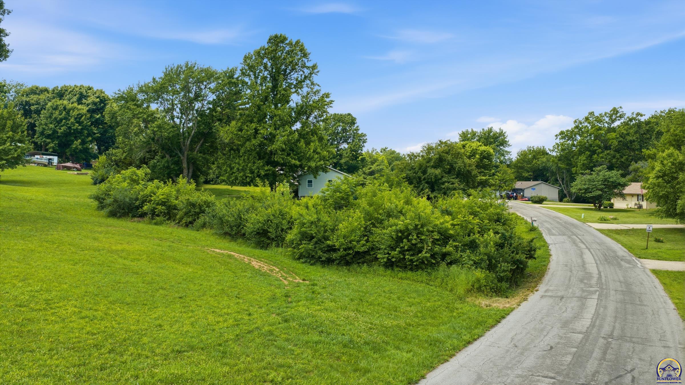 716/720 Kansa Dr, Ozawkie, KS 66070