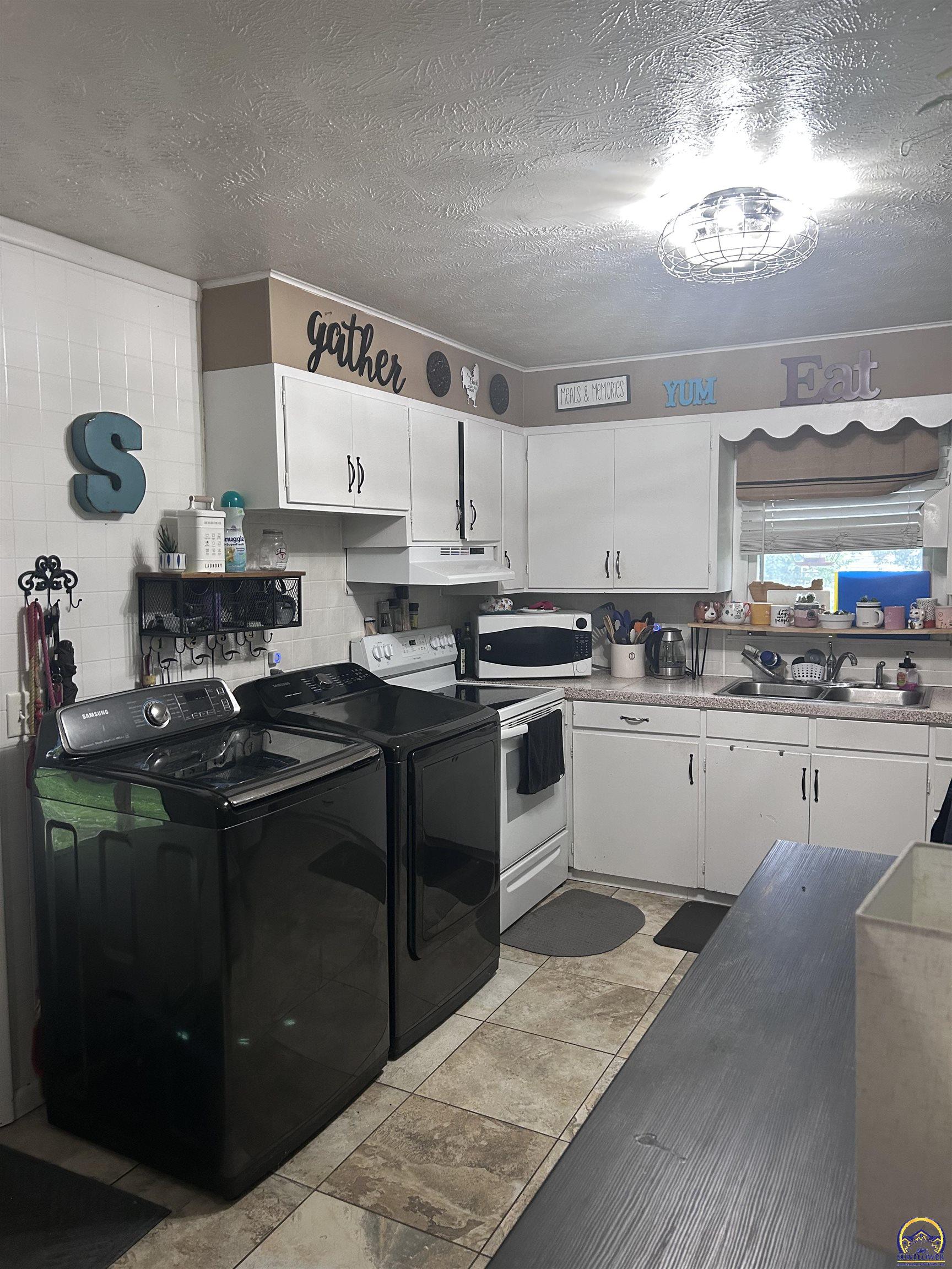 1013 Janice ST, Emporia, KS 66801