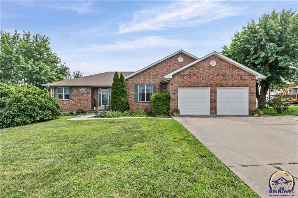 819 Pryor St, Iola, KS 667494002