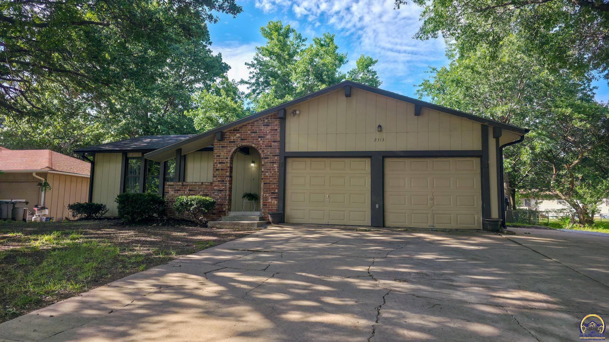 2313 W 22nd Ave, Emporia, KS 66801