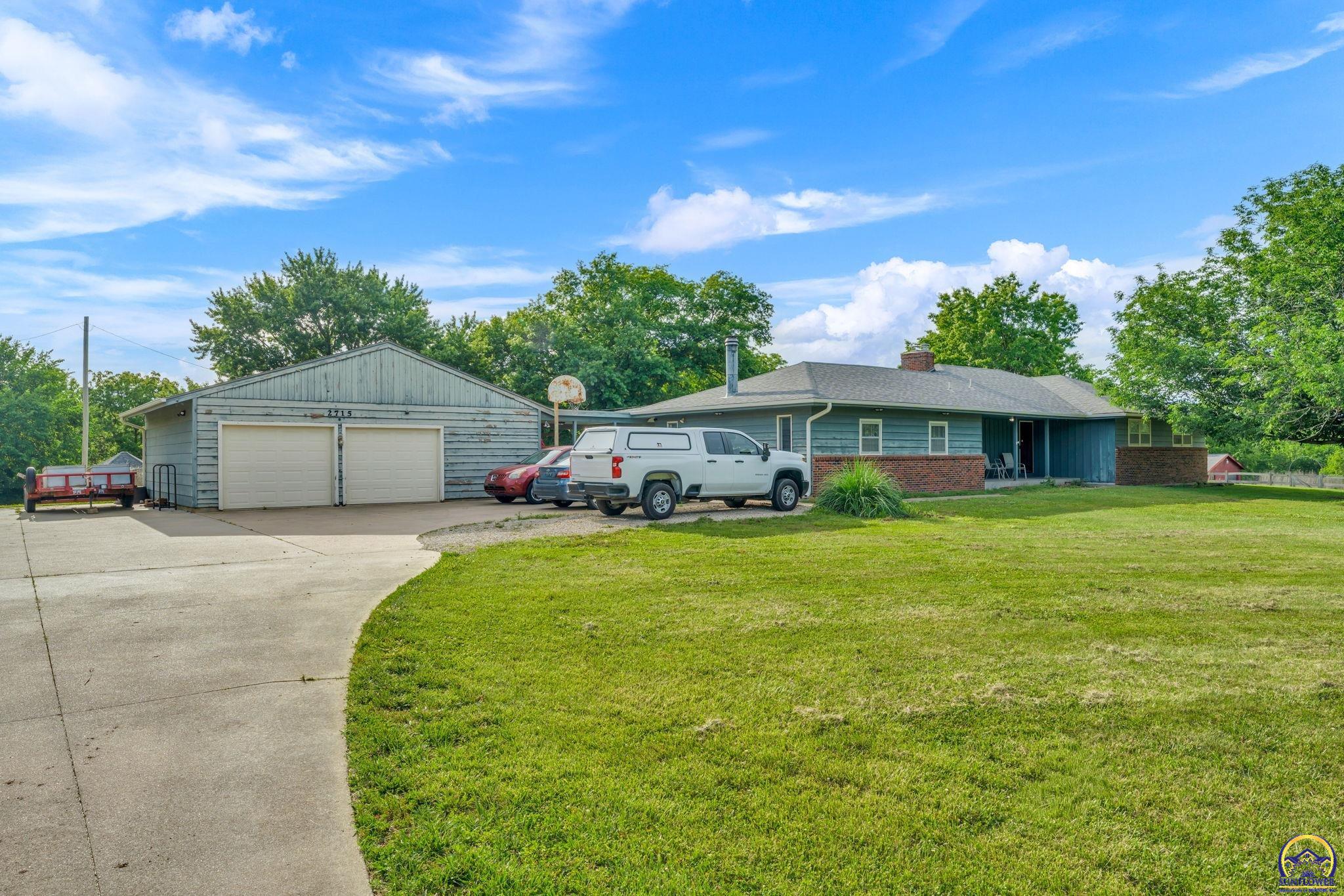 2715 SE Downing RD, Topeka, KS 66605