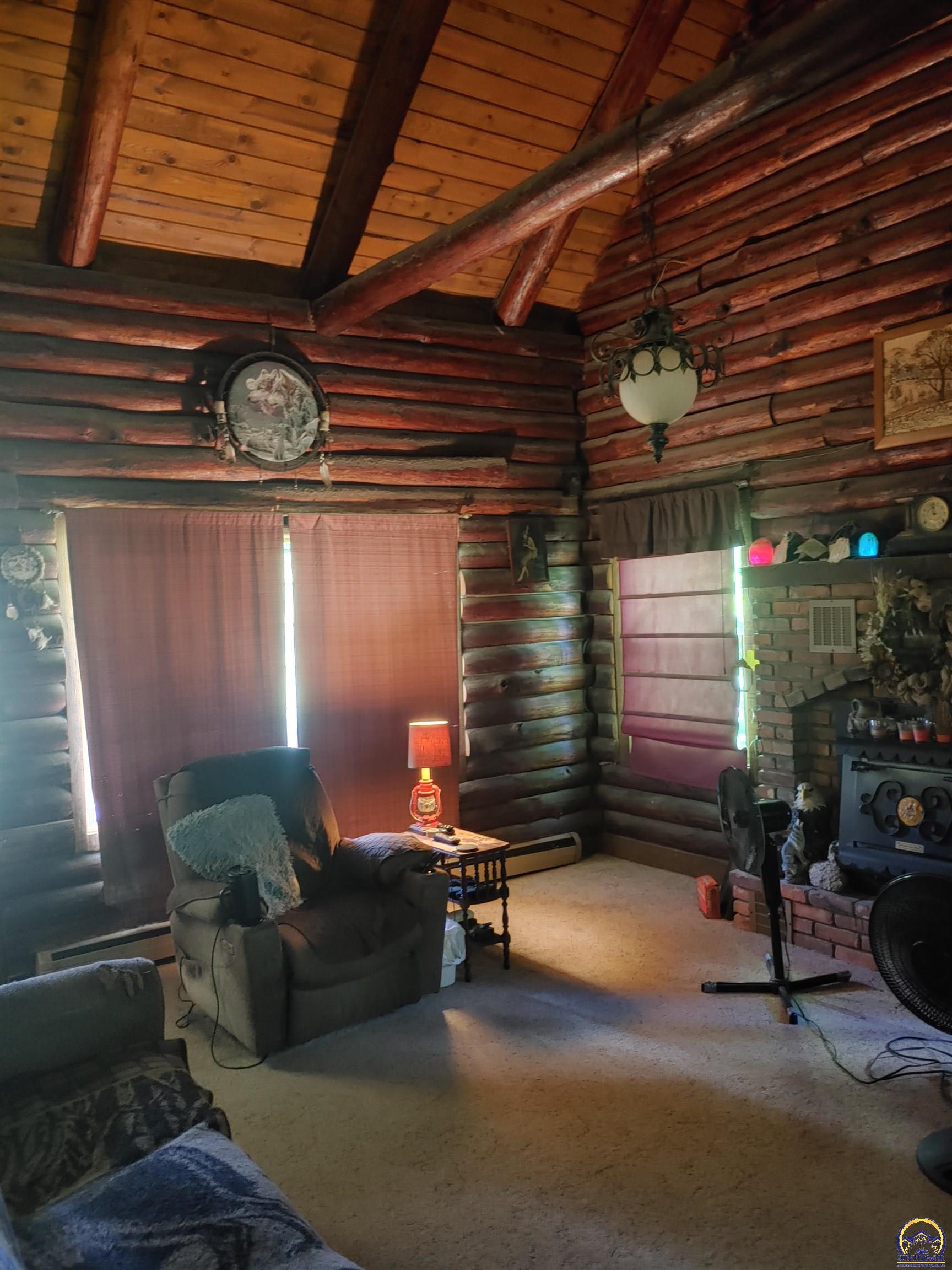 11678 King Estates DR, Oskaloosa, KS 66066
