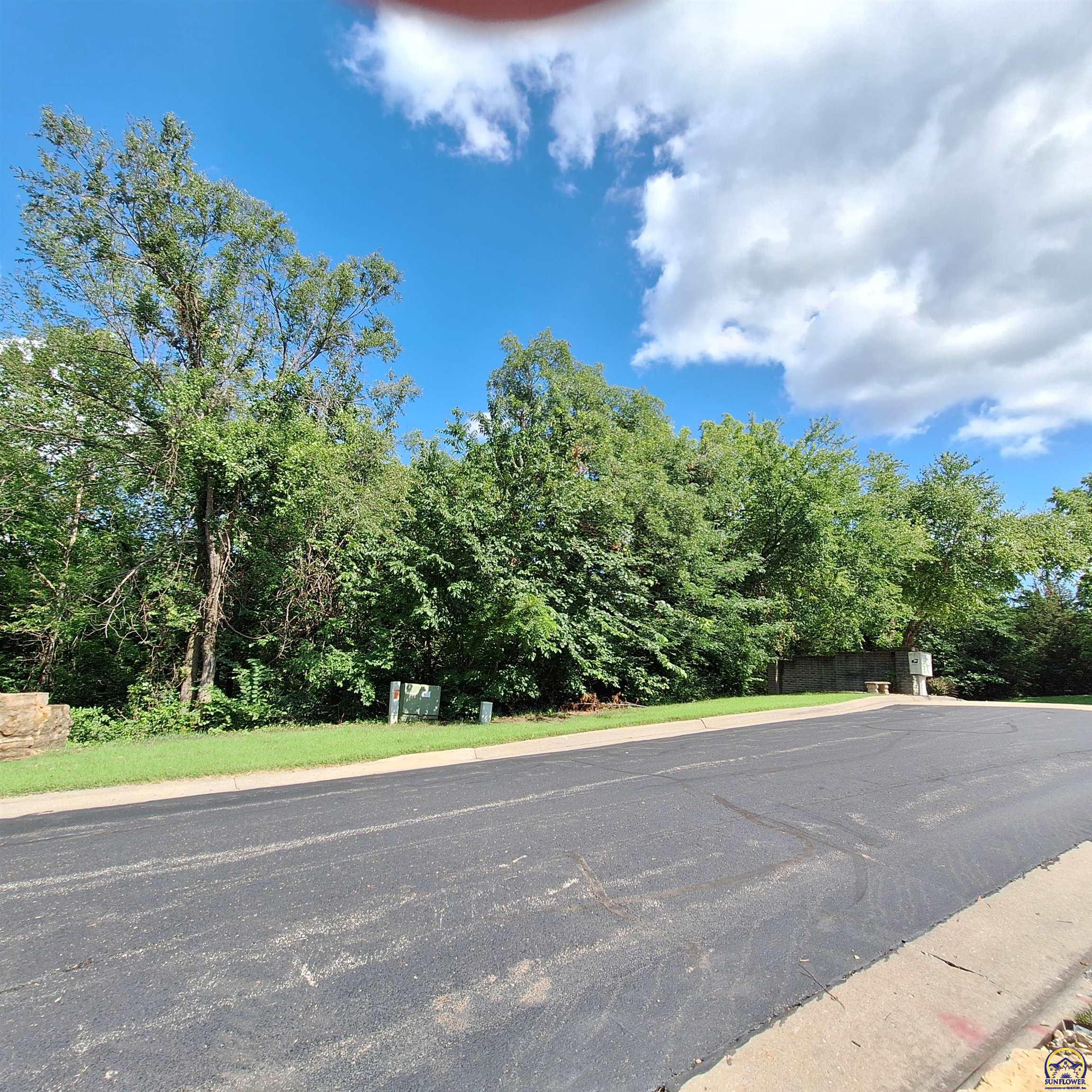 Lot 0 SW Cottonwood CIR, Topeka, KS 66614